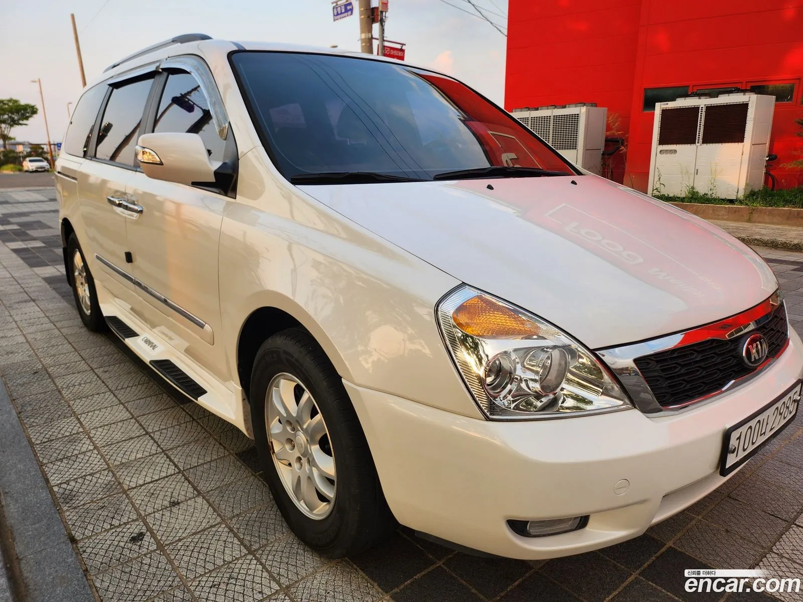 Kia Carnival R 2013 — 12
