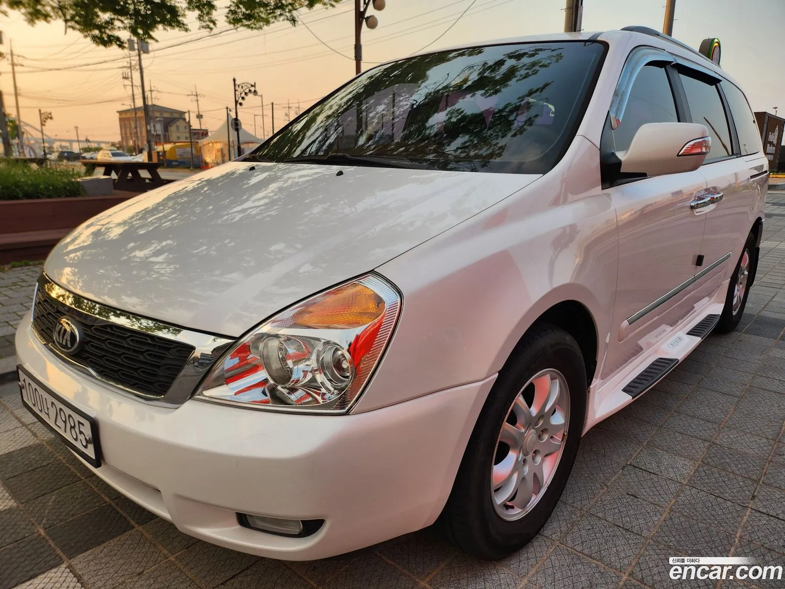 Kia Carnival R 2013 — 17