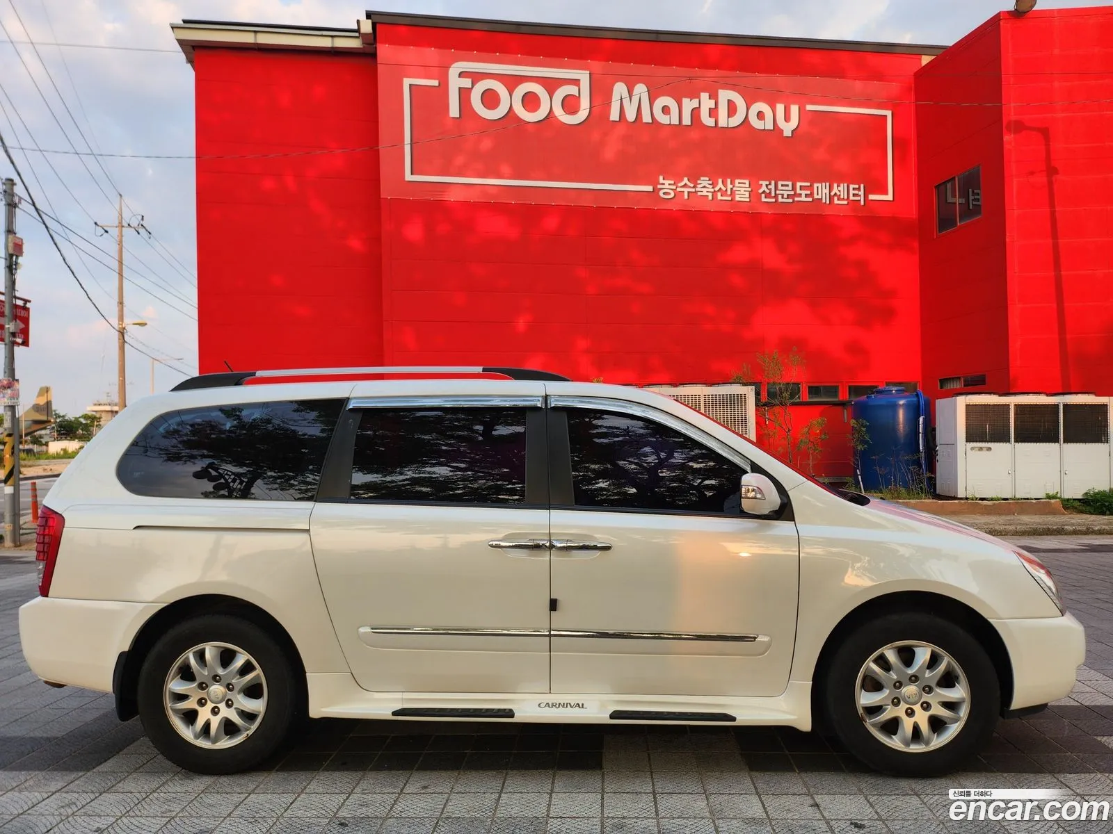 Kia Carnival R 2013 — 16