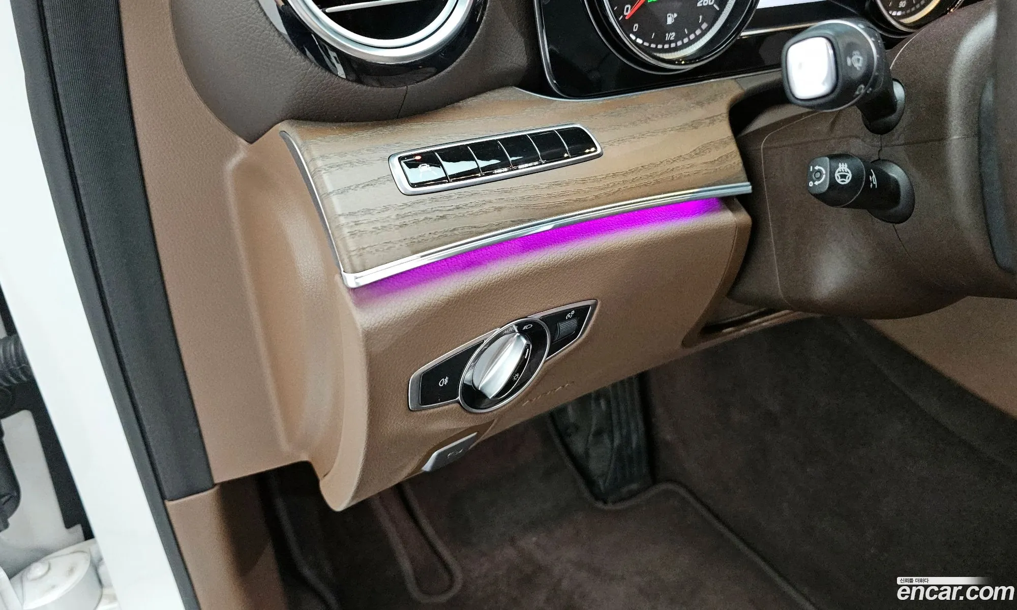 Mercedes-Benz E-Class W213 2019 WDDZF0FB6KA532144 — 11