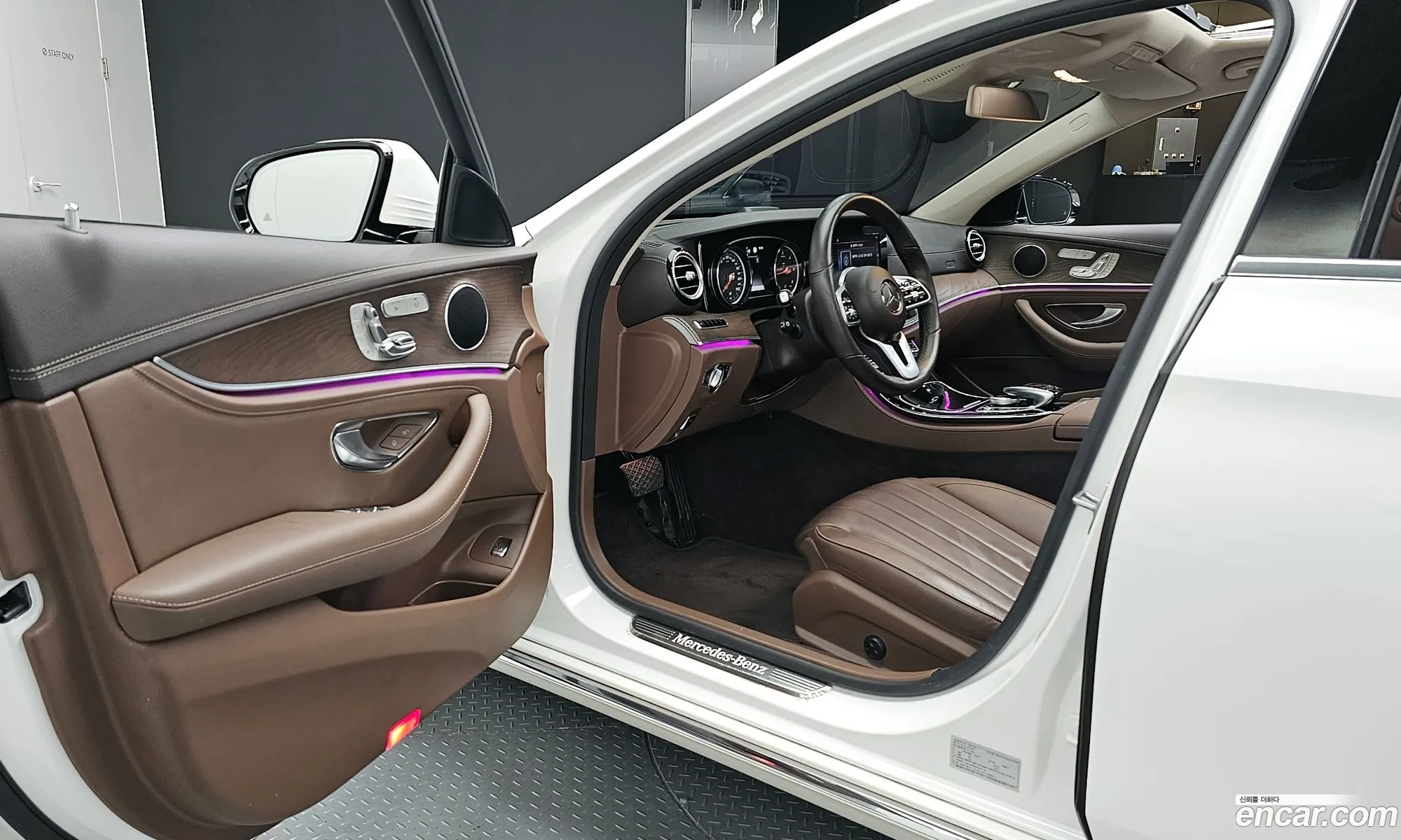 Mercedes-Benz E-Class W213 2019 WDDZF0FB6KA532144 — 4