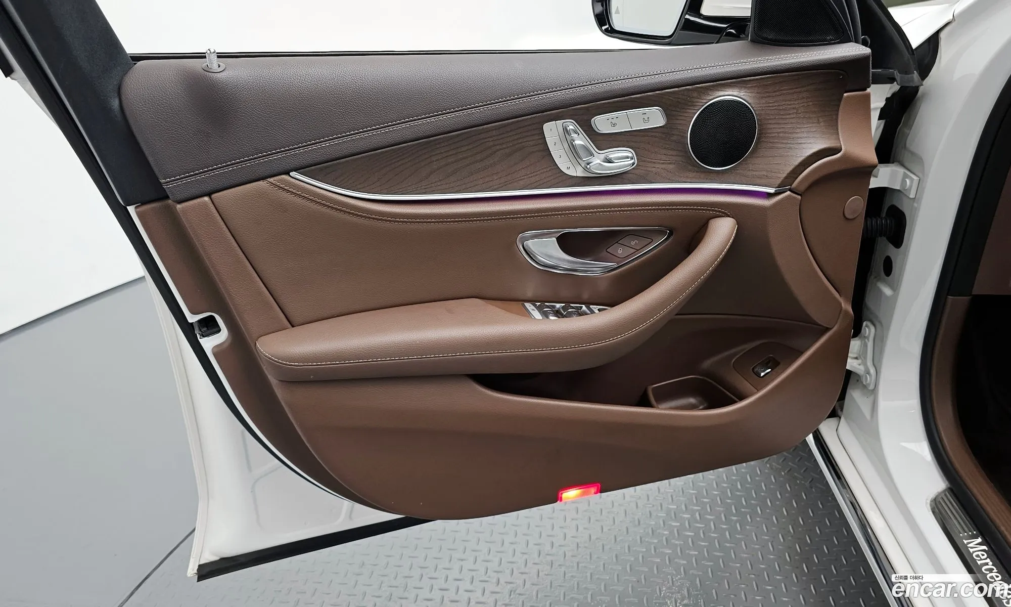 Mercedes-Benz E-Class W213 2019 WDDZF0FB6KA532144 — 12