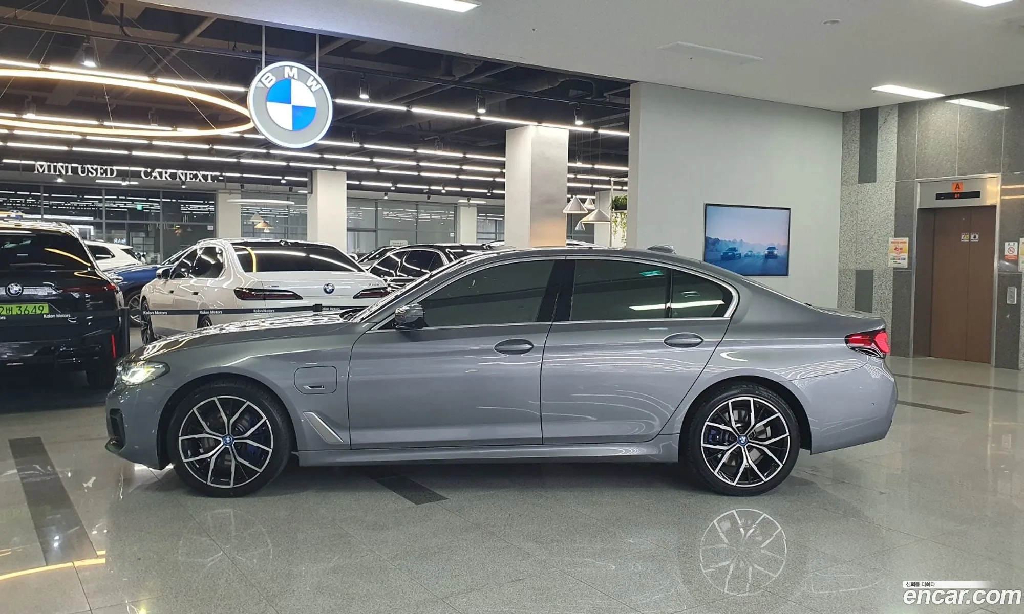 BMW 5 Series 2023 — 11