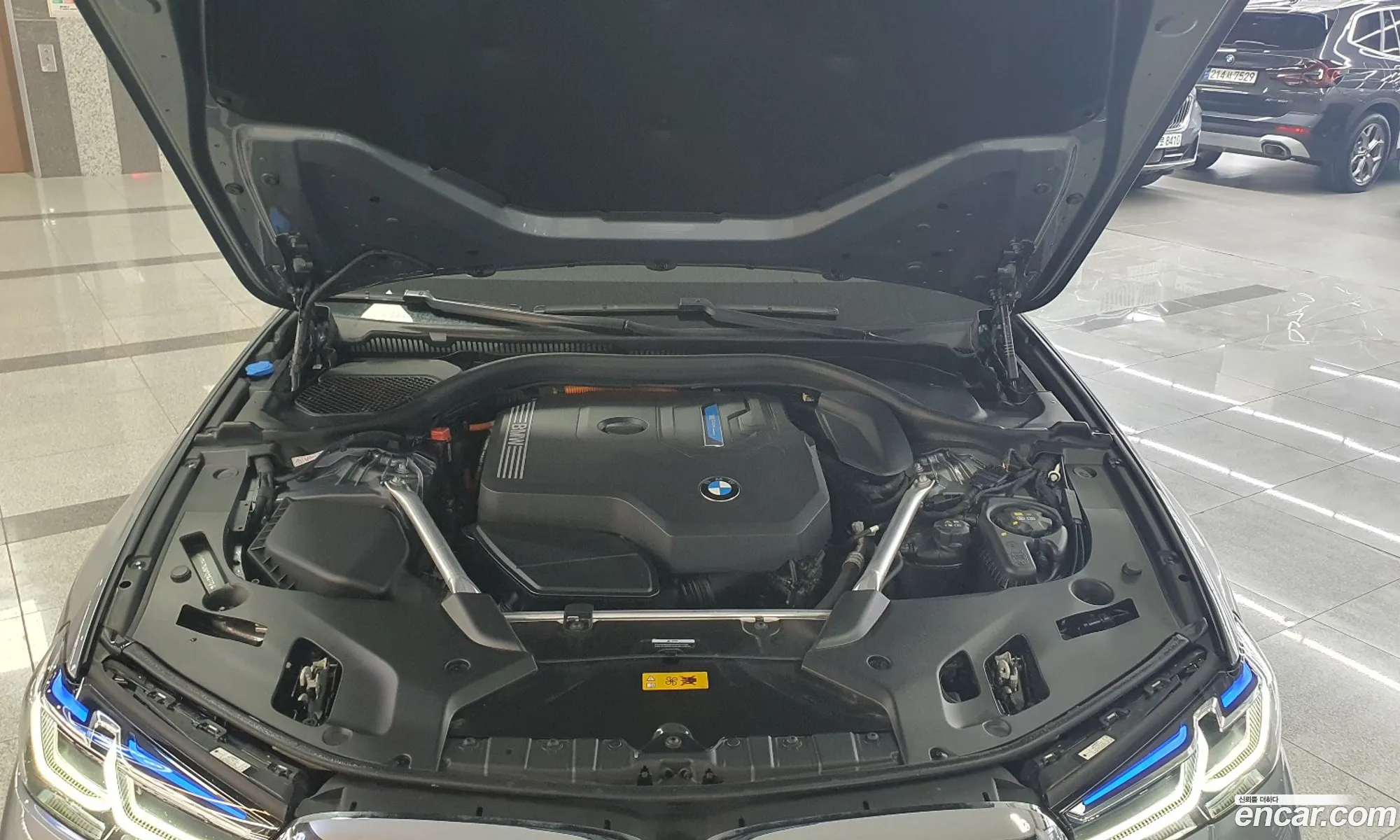 BMW 5 Series 2023 — 8