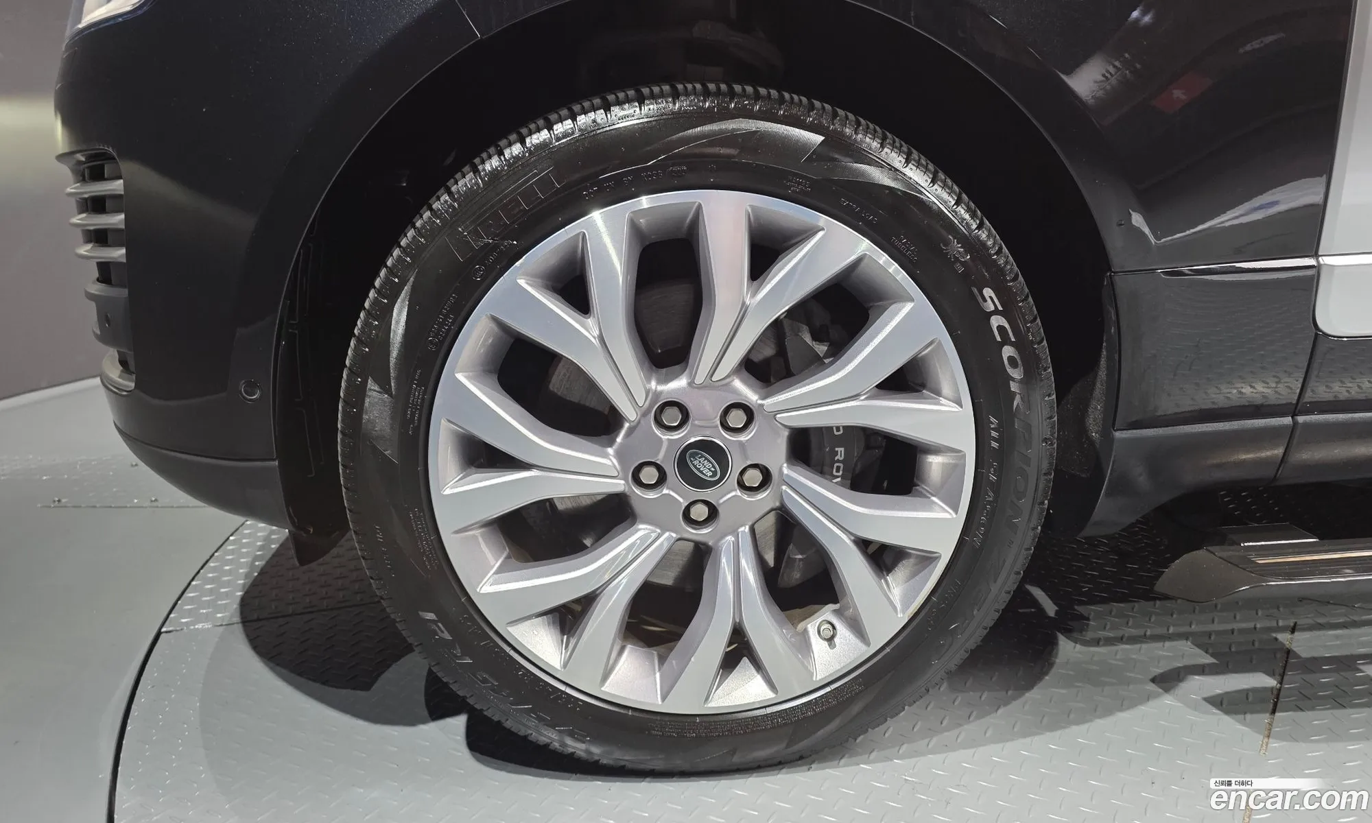 Land Rover Range Rover 2020 SALGA2BJ0LA570147 — 17