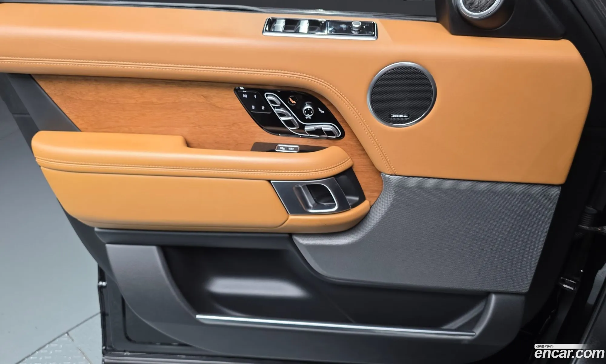 Land Rover Range Rover 2020 SALGA2BJ0LA570147 — 5