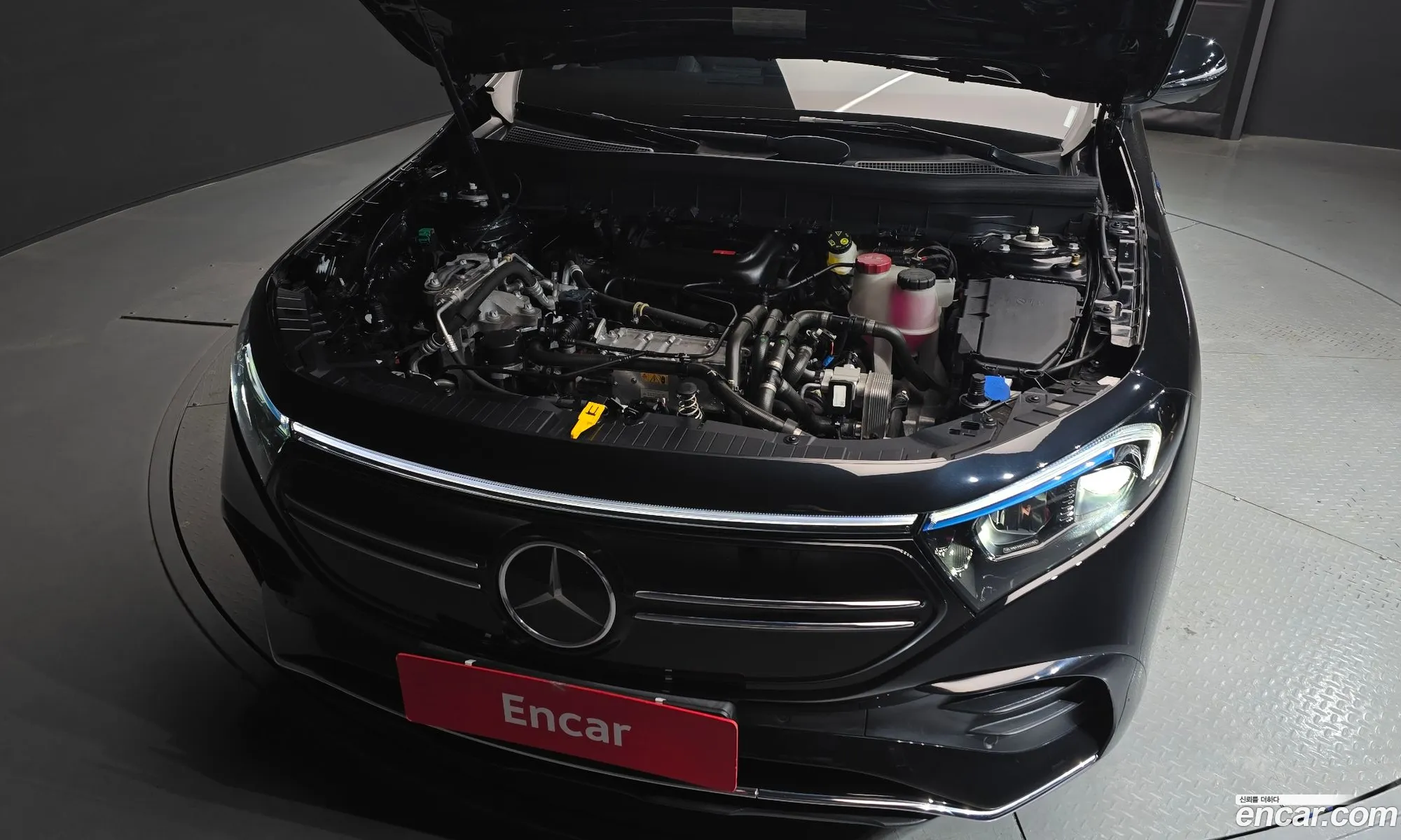 Mercedes-Benz EQB X243 2023 — 2