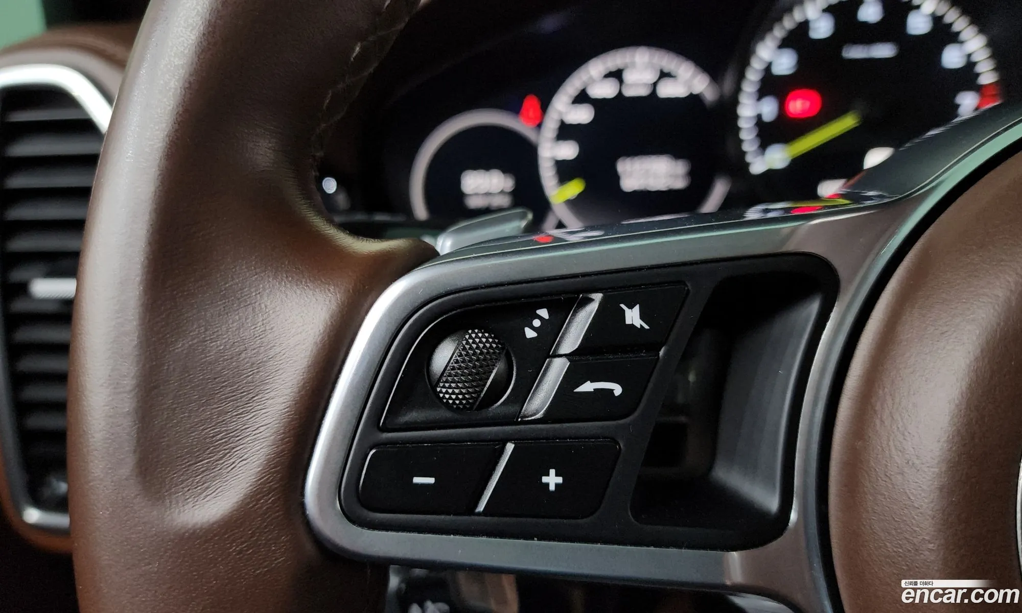 Porsche Cayenne 2020 — 19