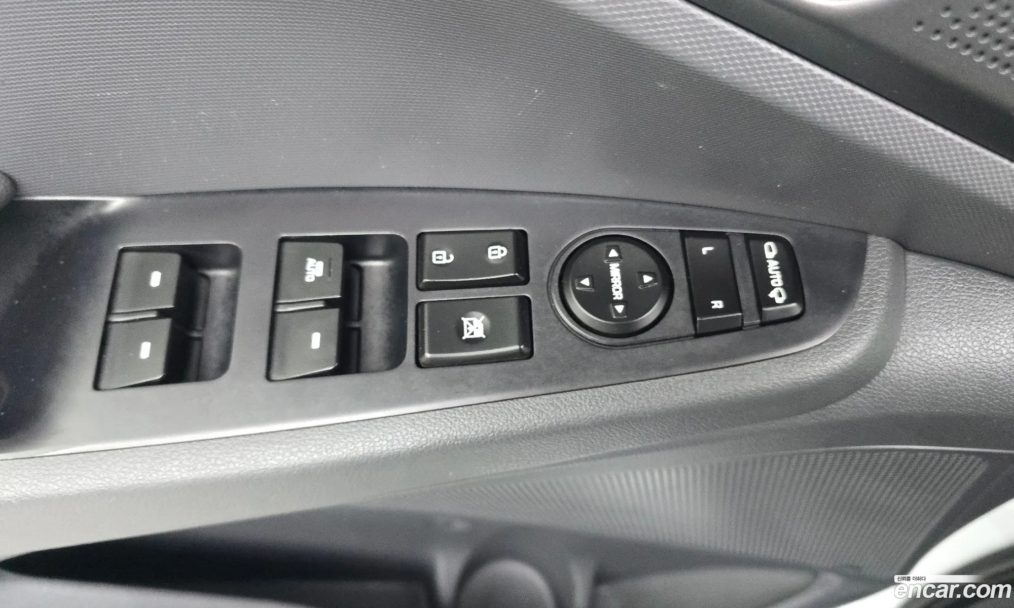 Hyundai Ioniq Electric 2018 — 31
