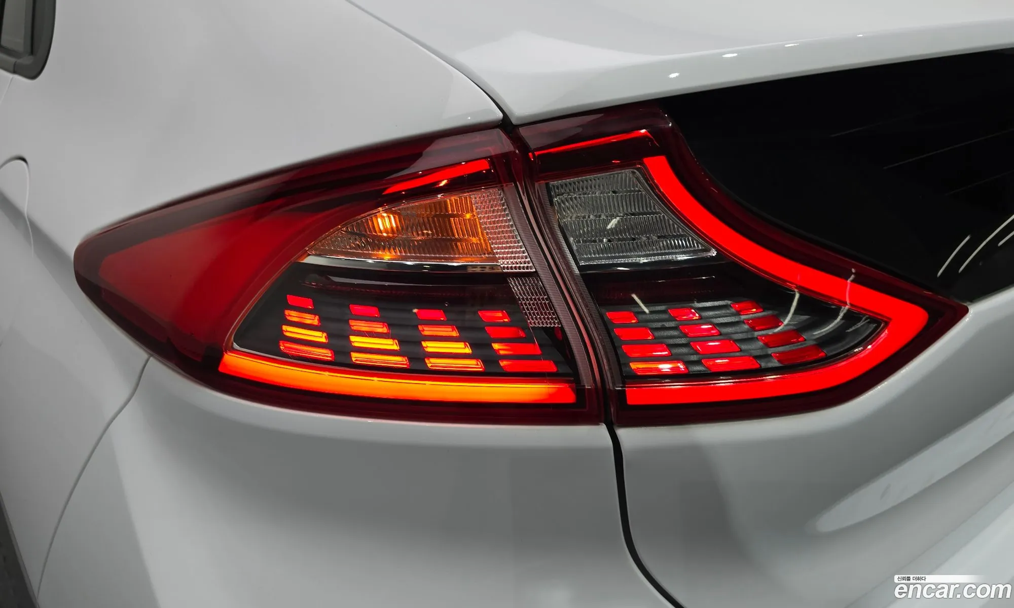 Hyundai Ioniq Electric 2018 — 19