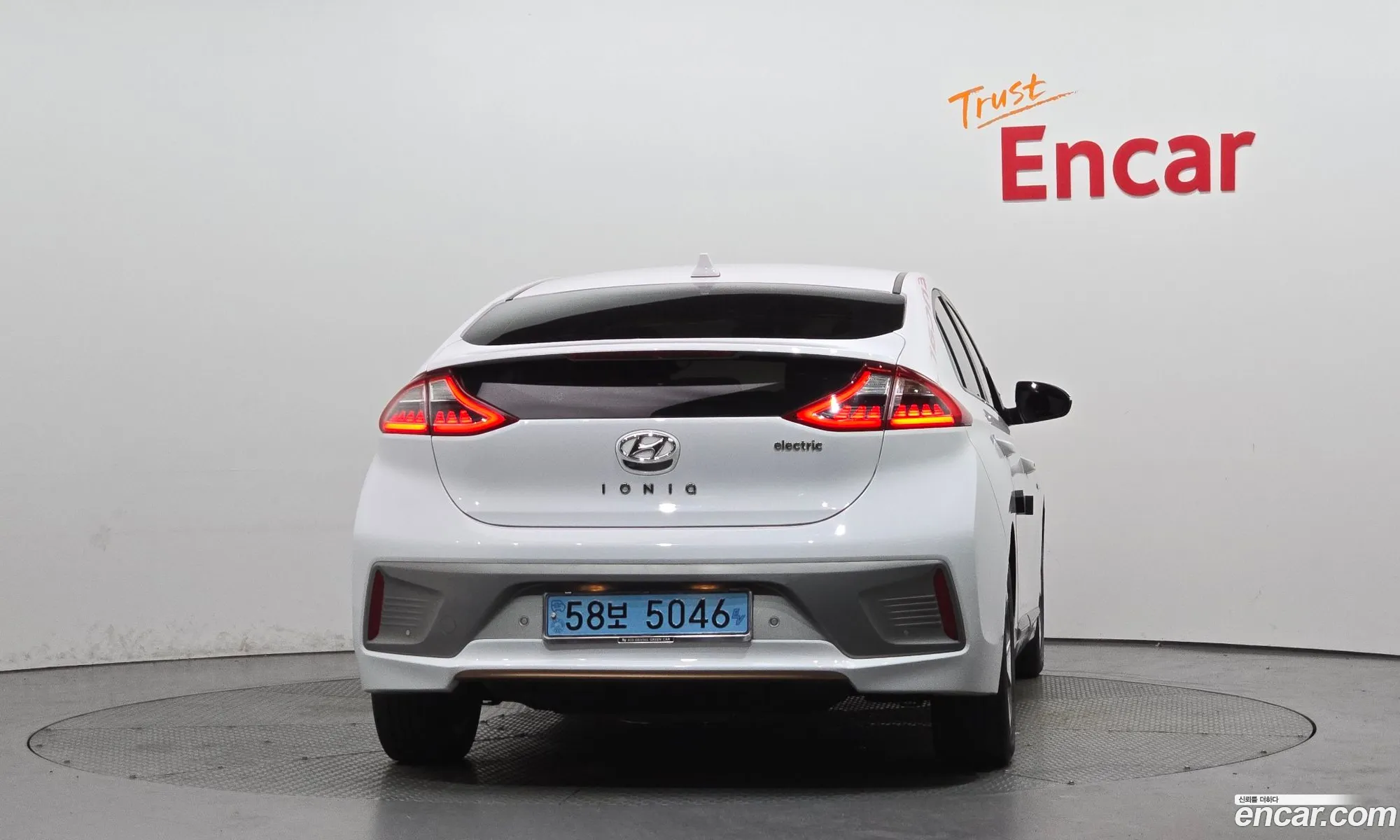 Hyundai Ioniq Electric 2018 — 22