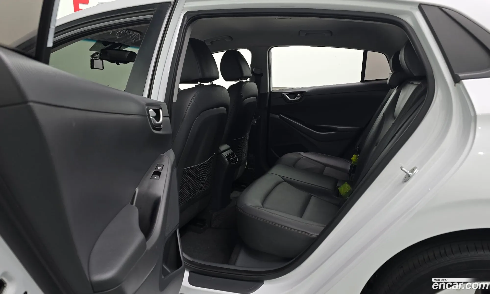 Hyundai Ioniq Electric 2018 — 29