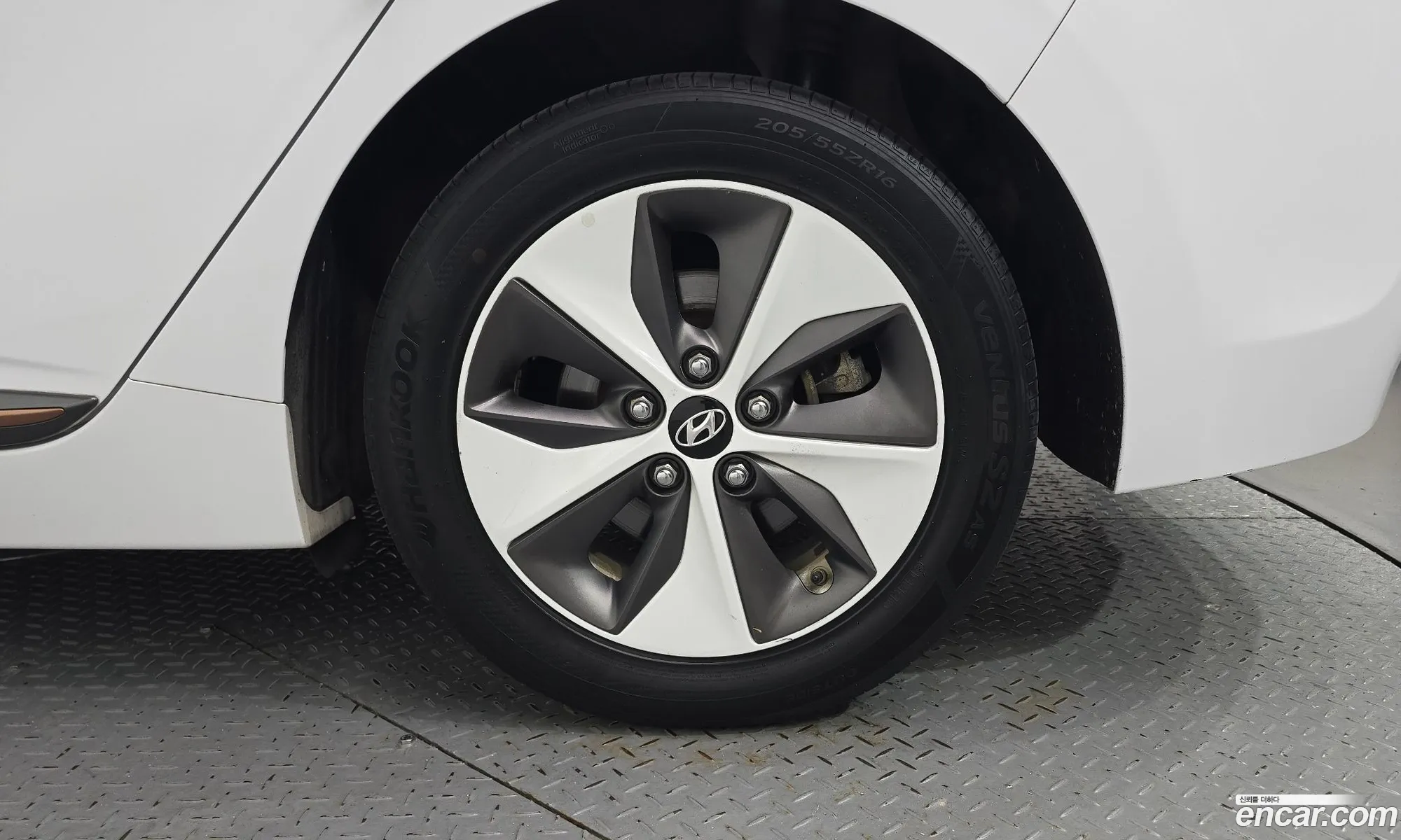 Hyundai Ioniq Electric 2018 — 8