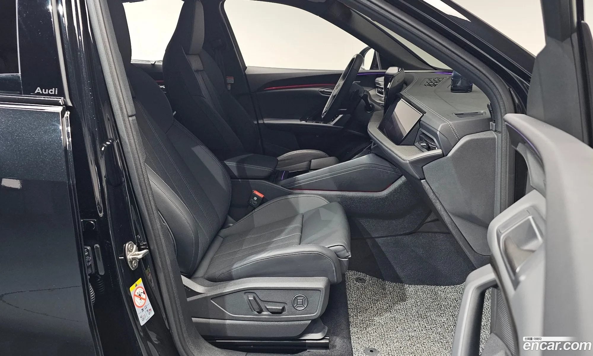 Audi Q5 2025 WAUZZZGUXS2072001 — 28