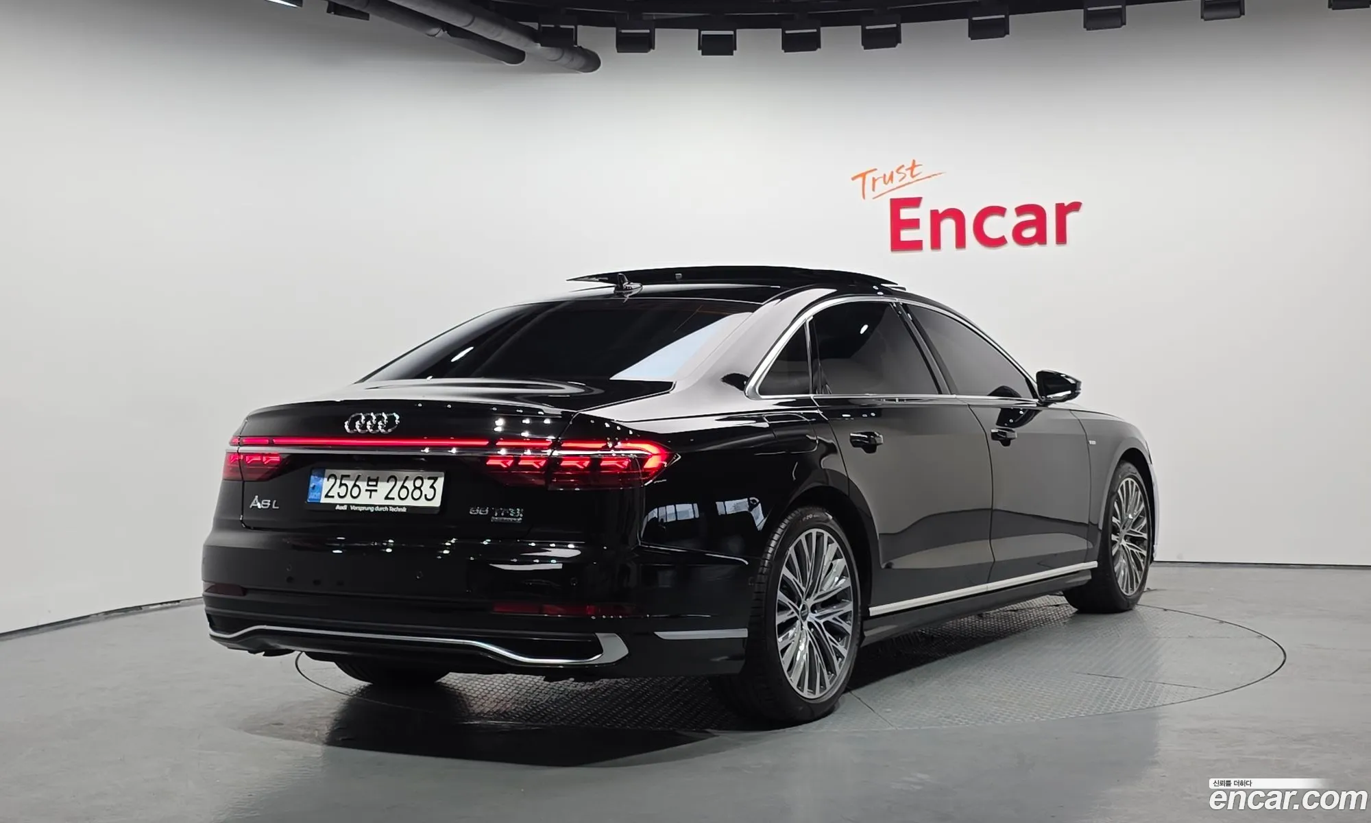 Audi A8 2023 WAUZZZF80PN002968 — 11