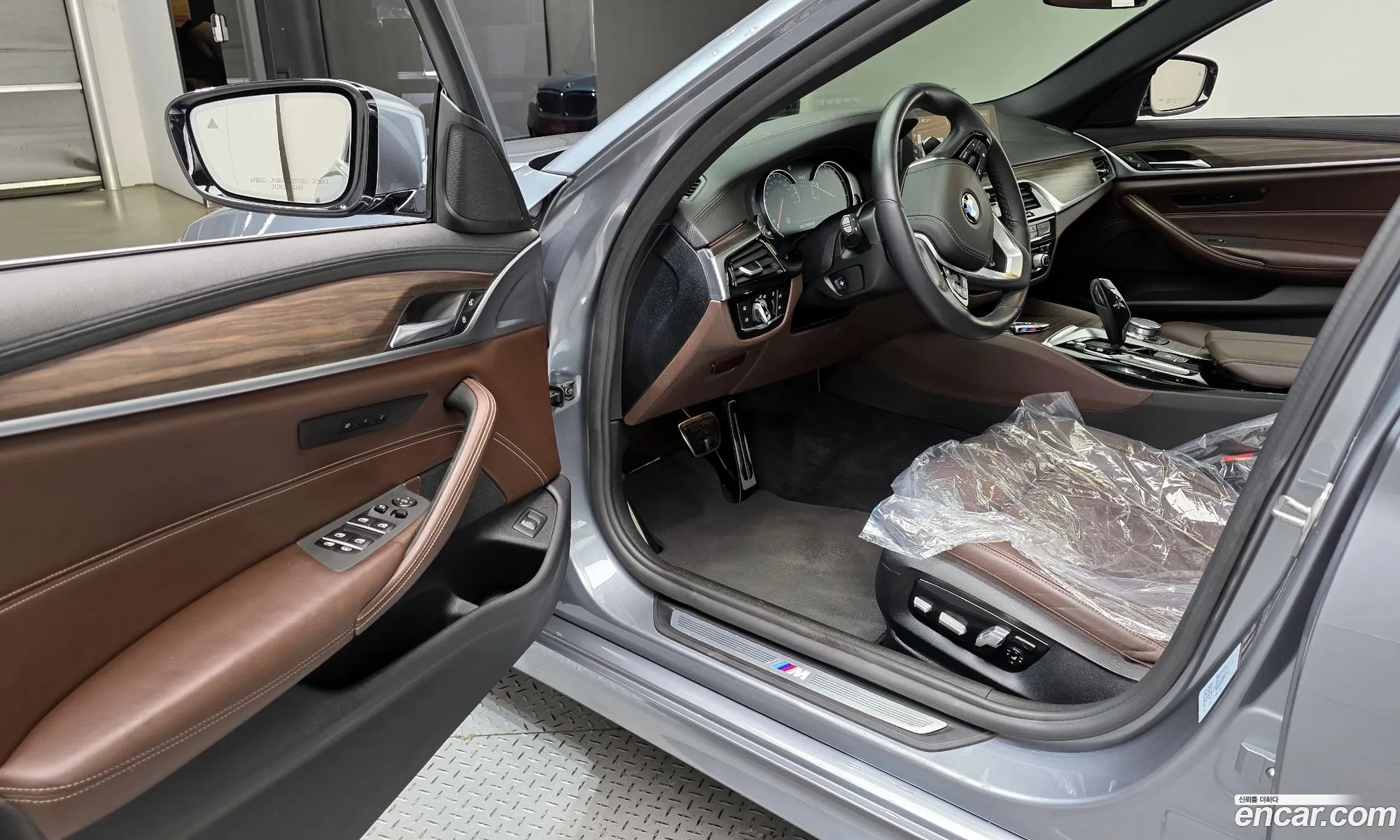 BMW 5 Series 2017 WBAJD3104JWC13704 — 12