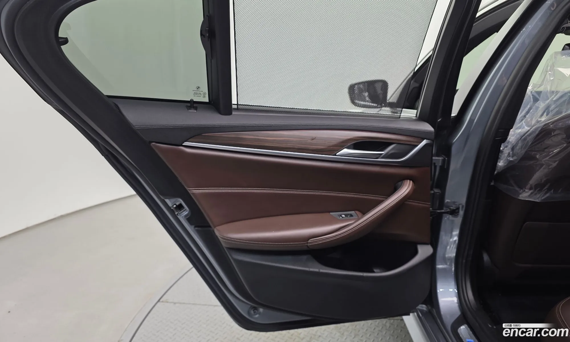 BMW 5 Series 2017 WBAJD3104JWC13704 — 28