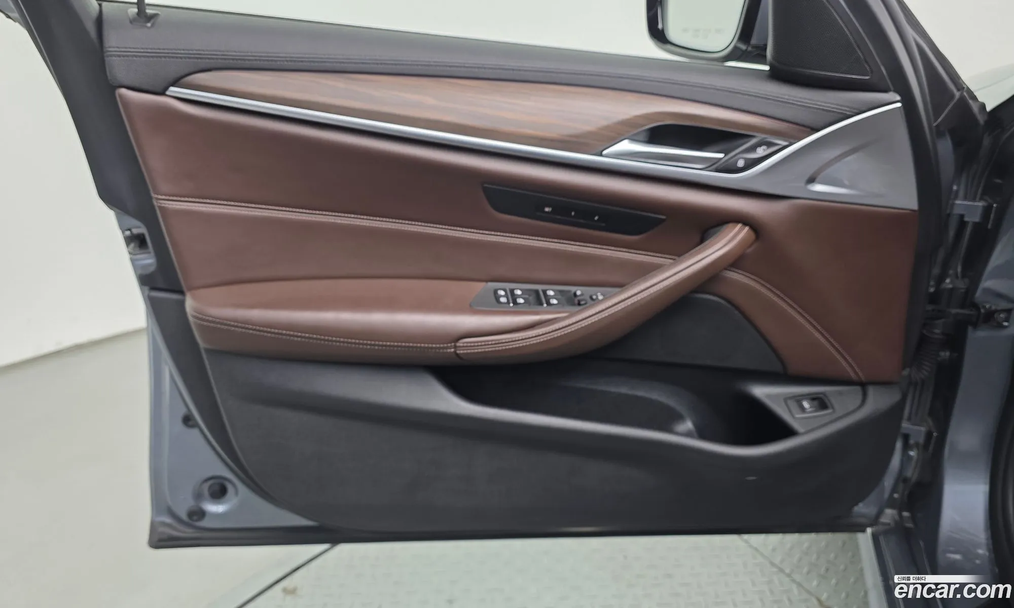 BMW 5 Series 2017 WBAJD3104JWC13704 — 9