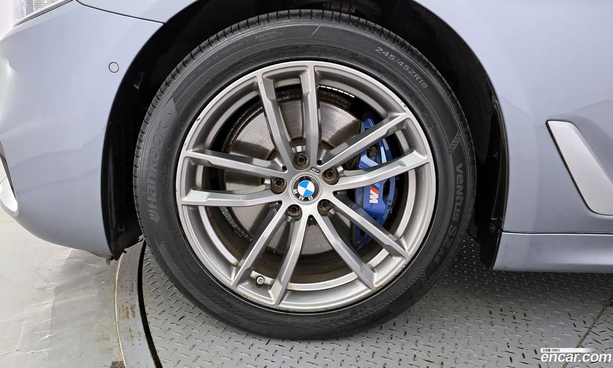 BMW 5 Series 2017 WBAJD3104JWC13704 — 4