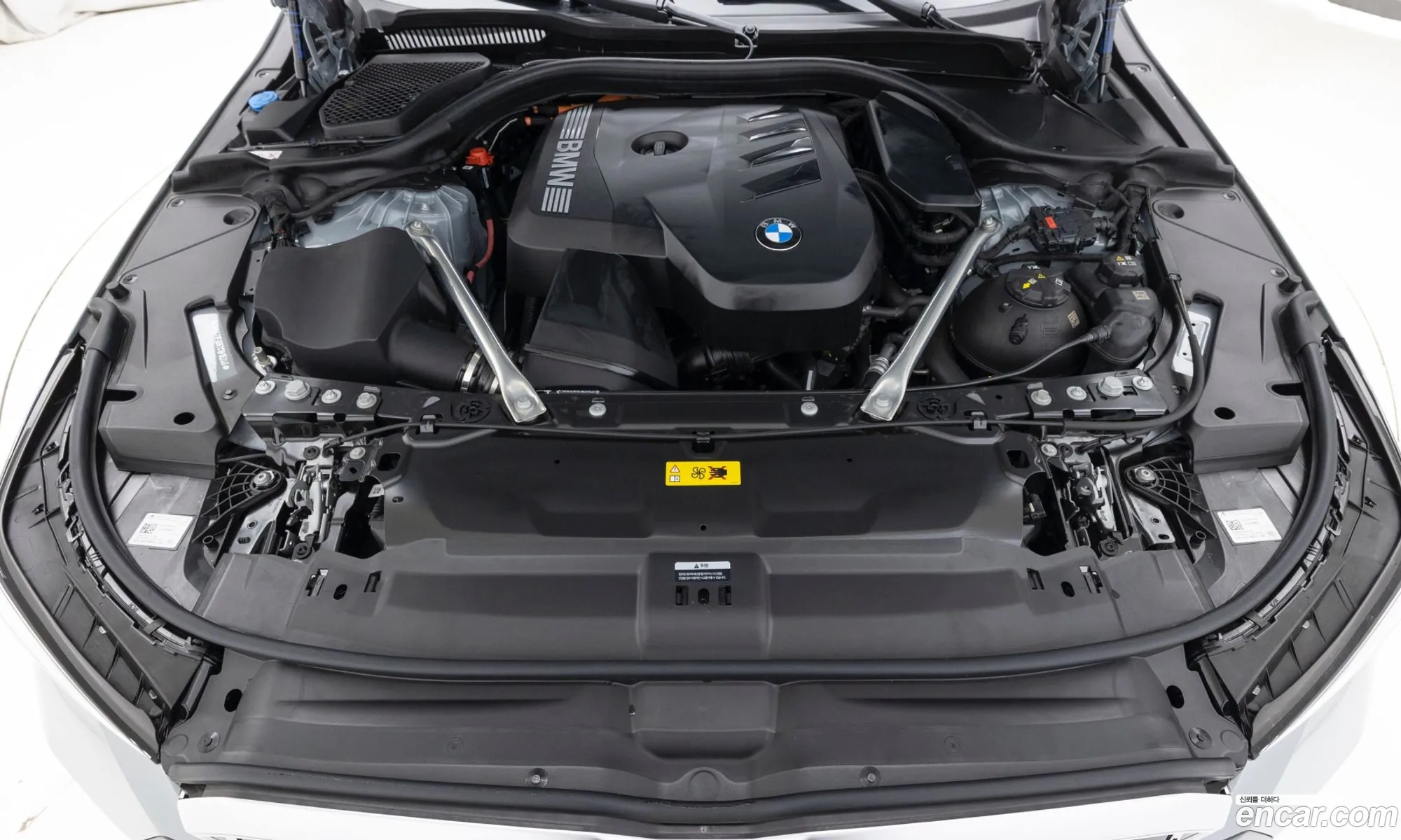 BMW 5 Series 2025 — 16