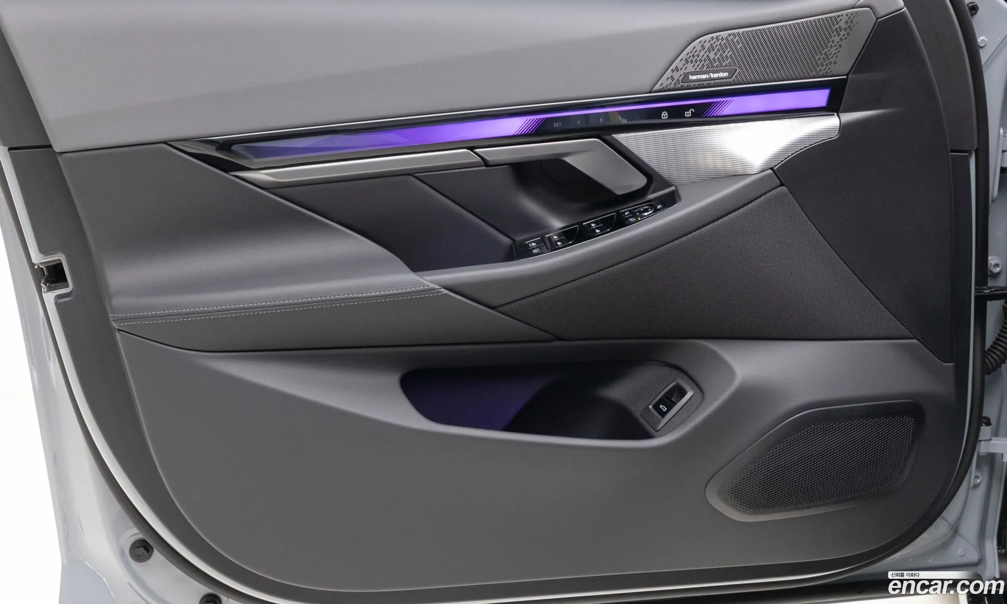 BMW 5 Series 2025 — 17