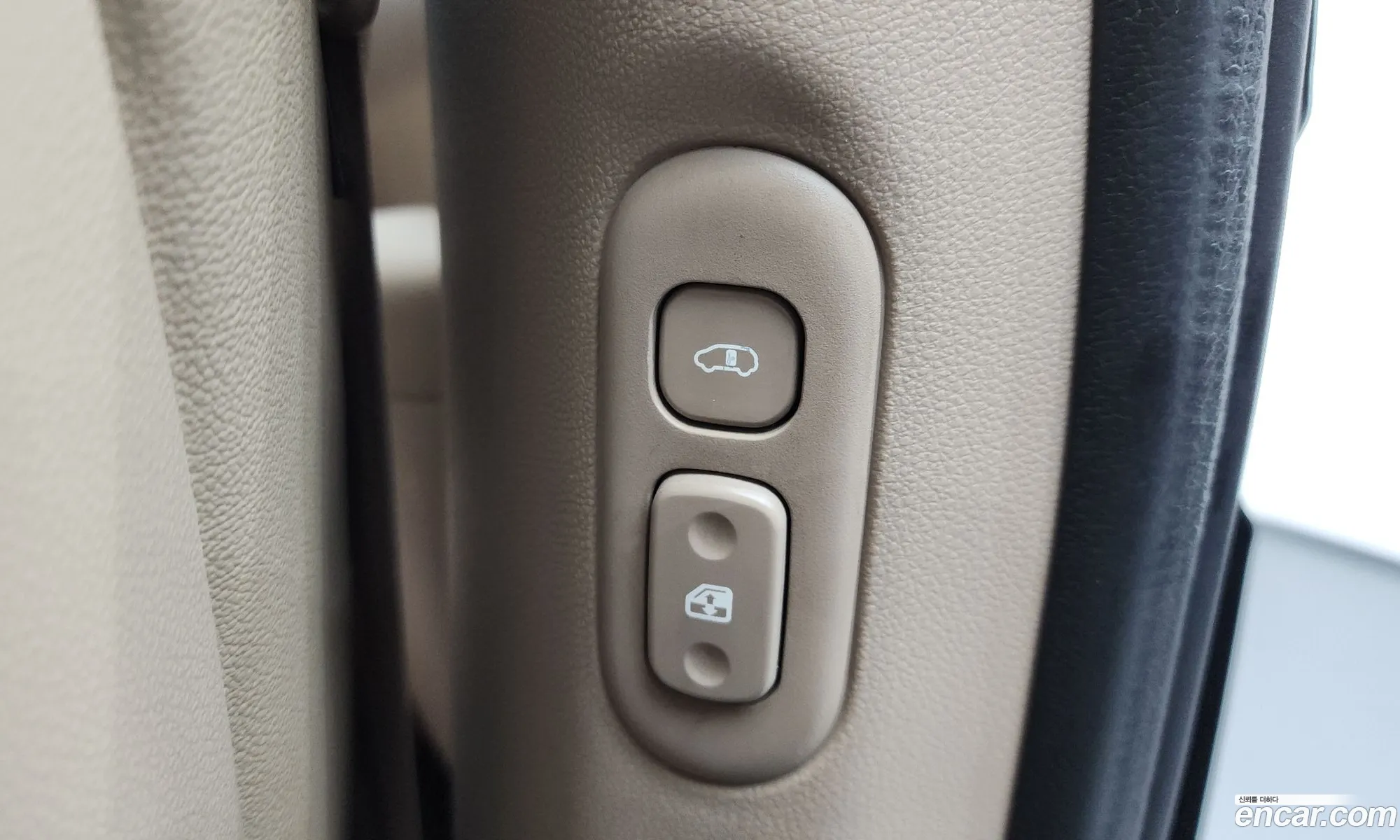 Kia Carnival R 2013 — 24