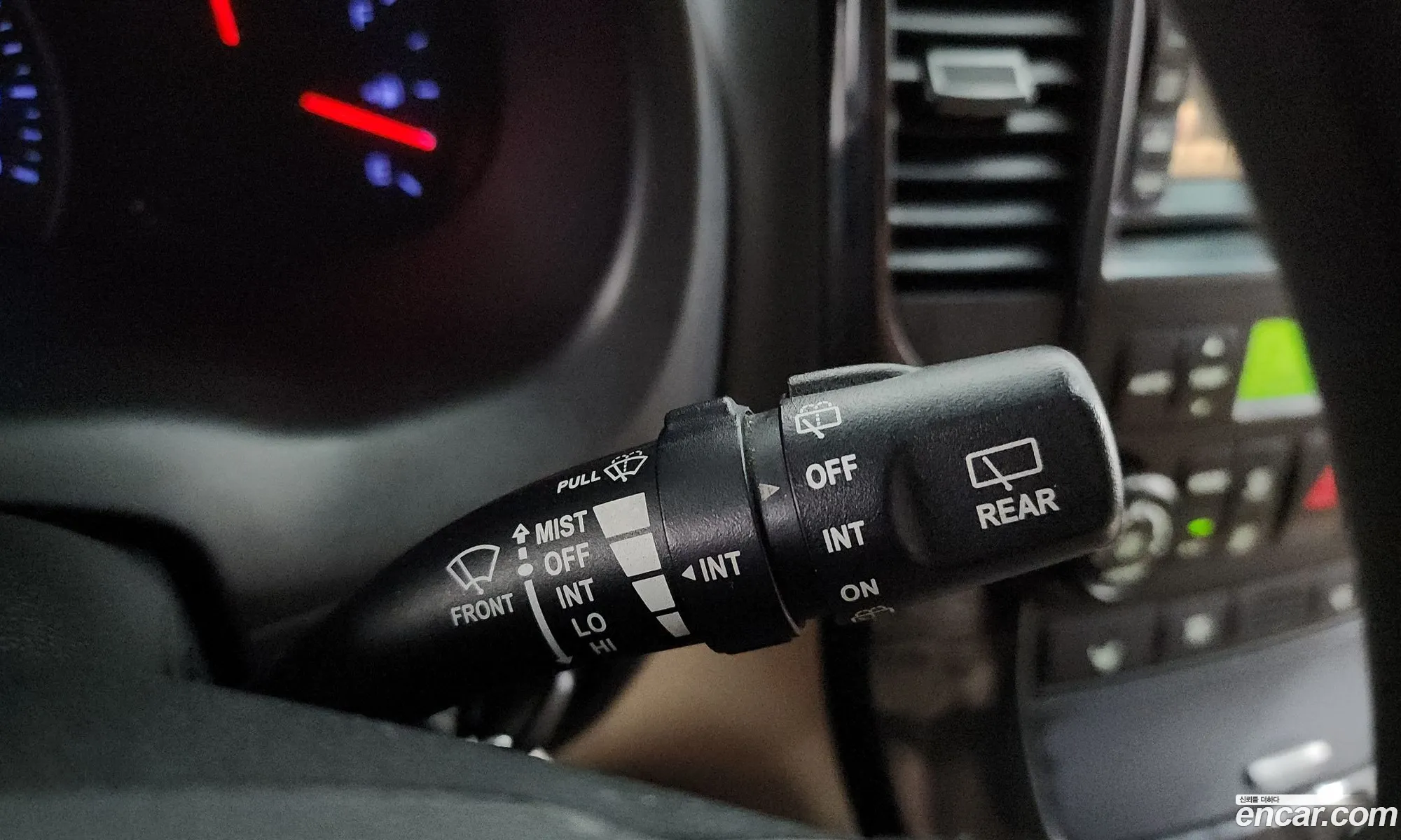 Kia Carnival R 2013 — 28
