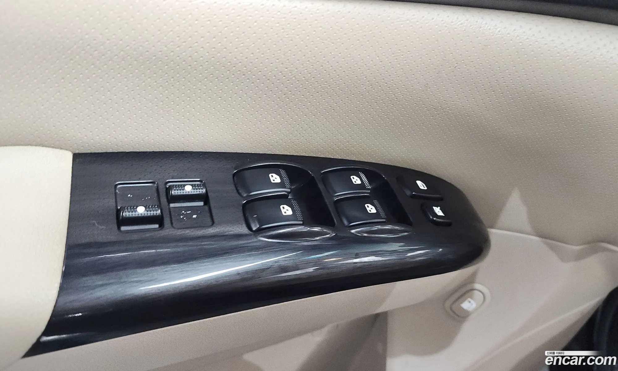 Kia Carnival R 2013 — 22
