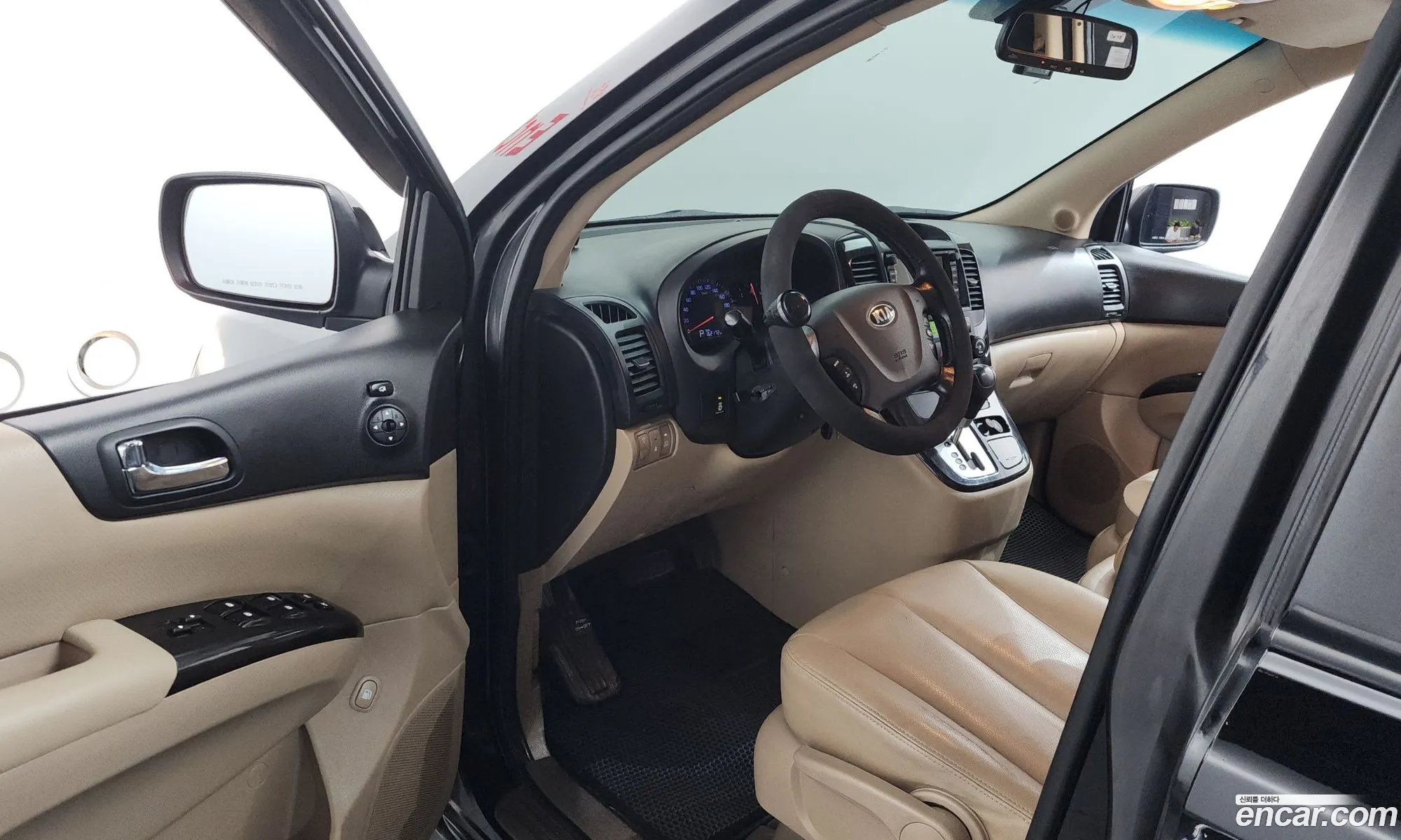 Kia Carnival R 2013 — 29