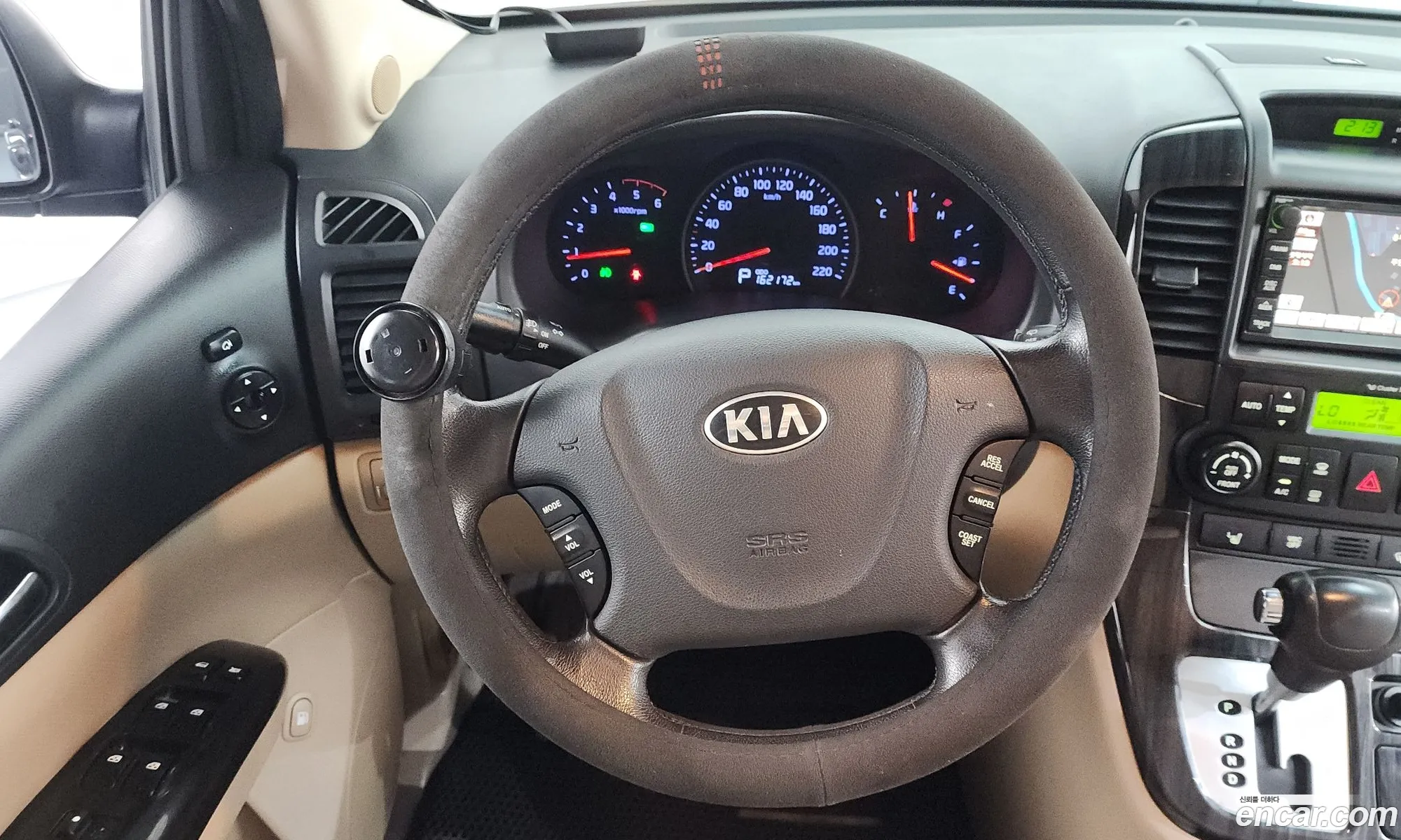 Kia Carnival R 2013 — 16