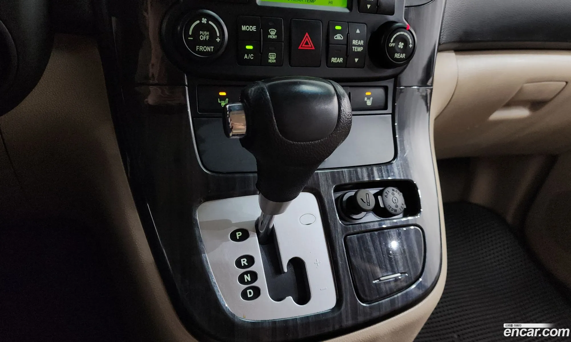 Kia Carnival R 2013 — 4