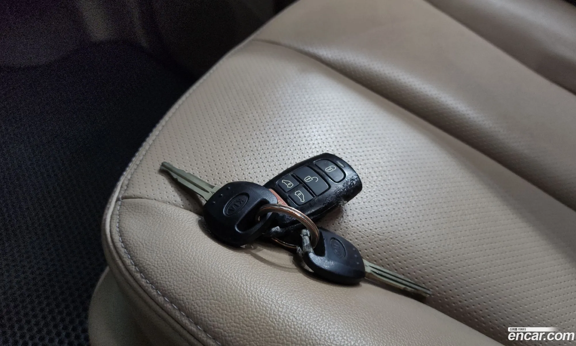 Kia Carnival R 2013 — 12