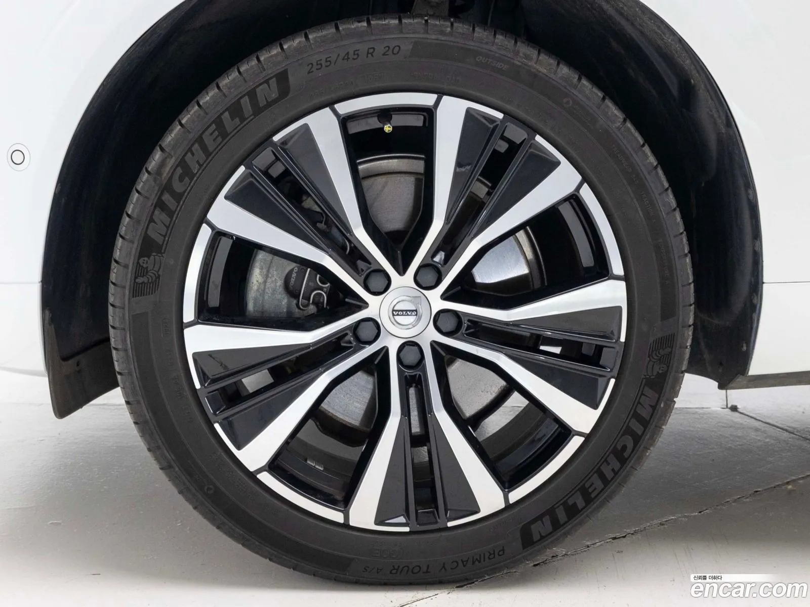 Volvo XC60 2023 — 12