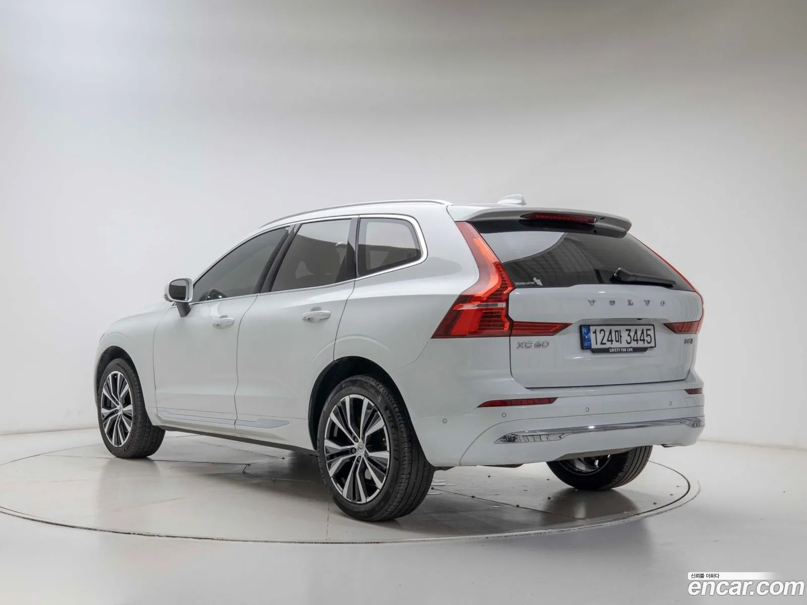 Volvo XC60 2023 — 8