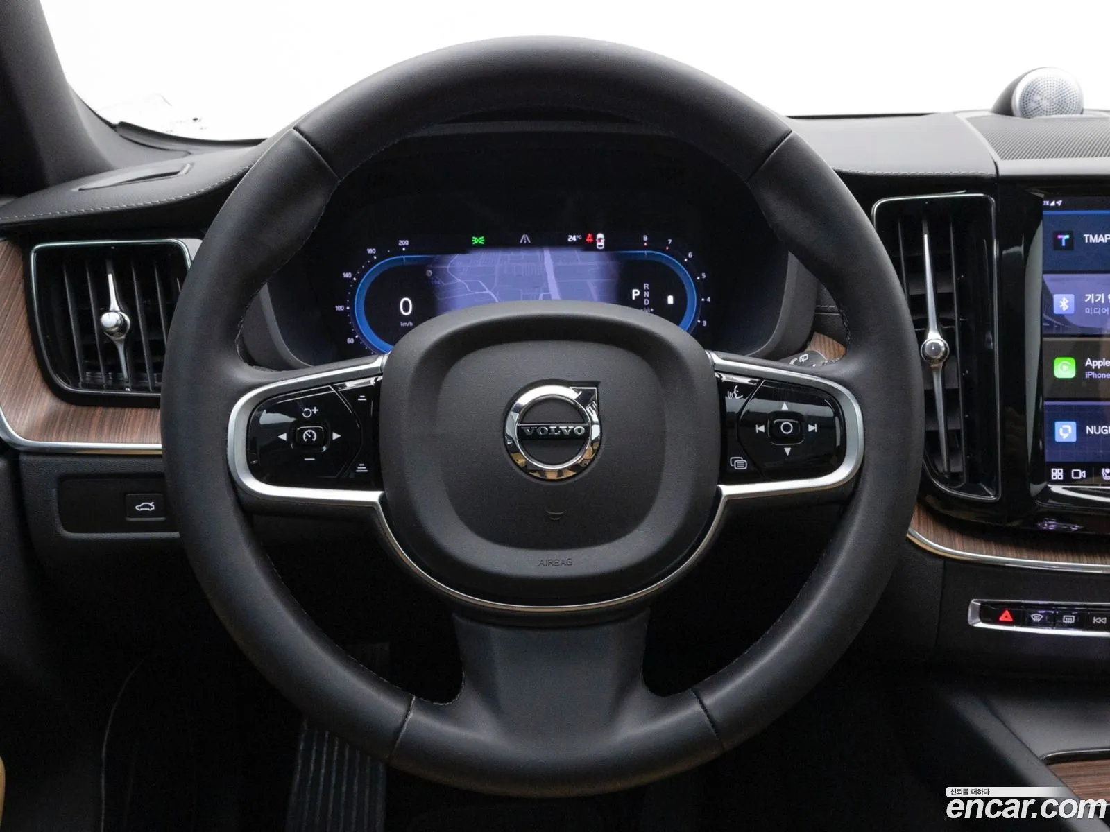Volvo XC60 2023 — 4