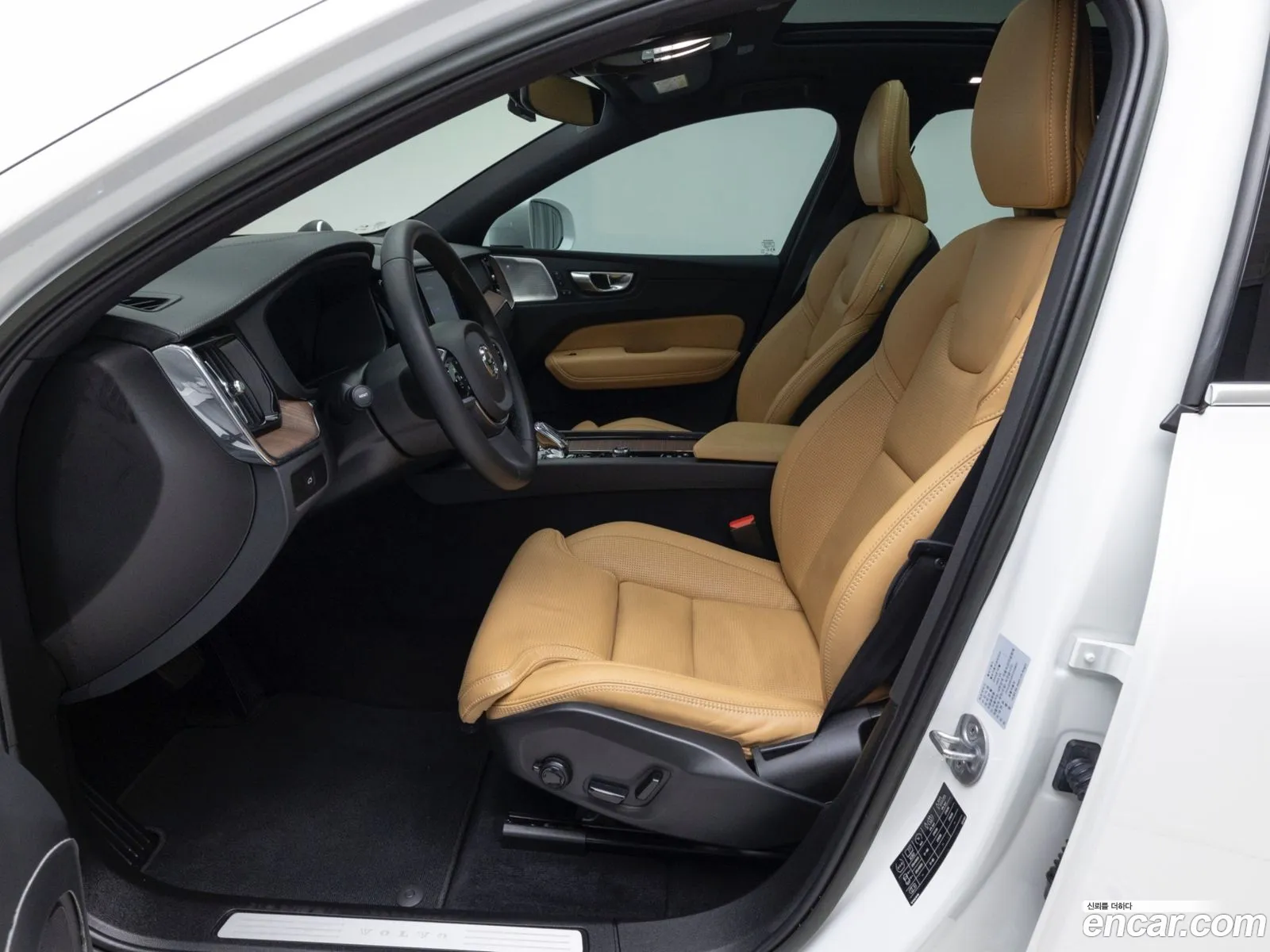Volvo XC60 2023 — 9
