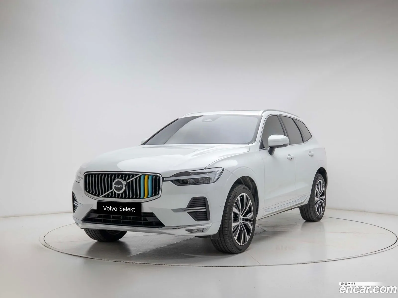 Volvo XC60 2023 — 17