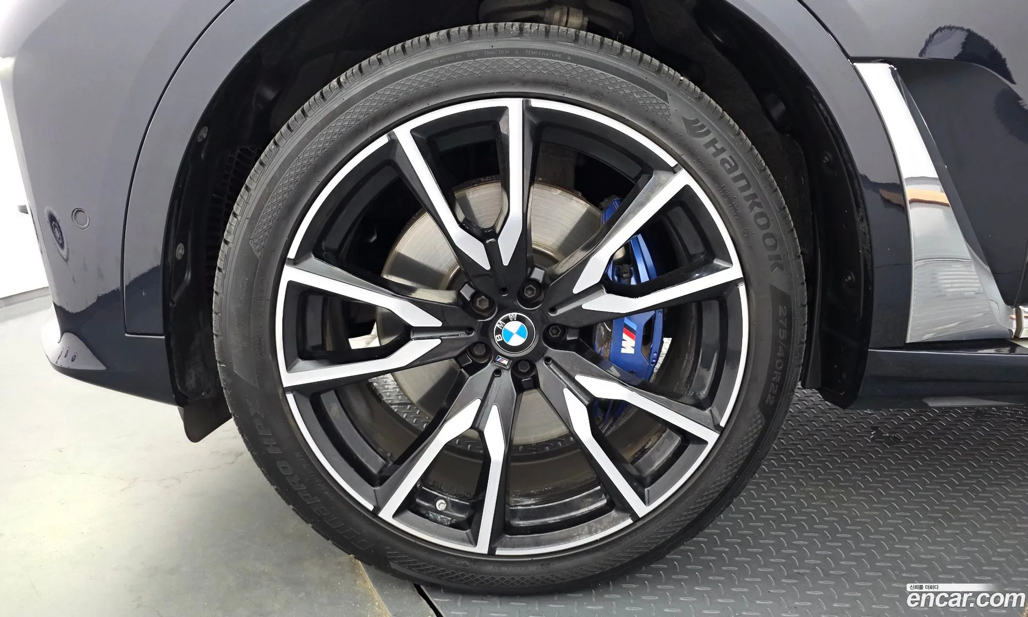 BMW X7 2021 — 16