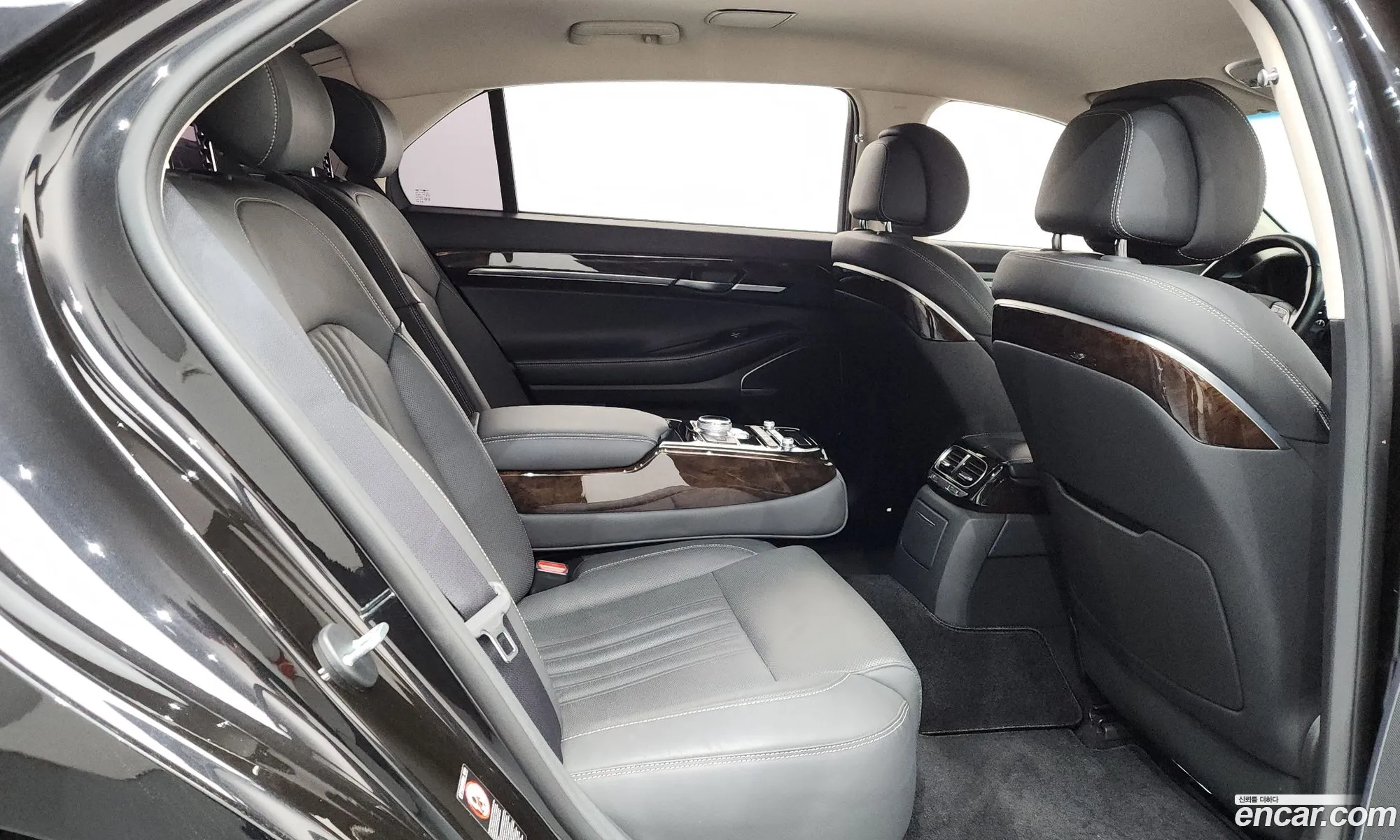 Genesis G90 2018 — 11