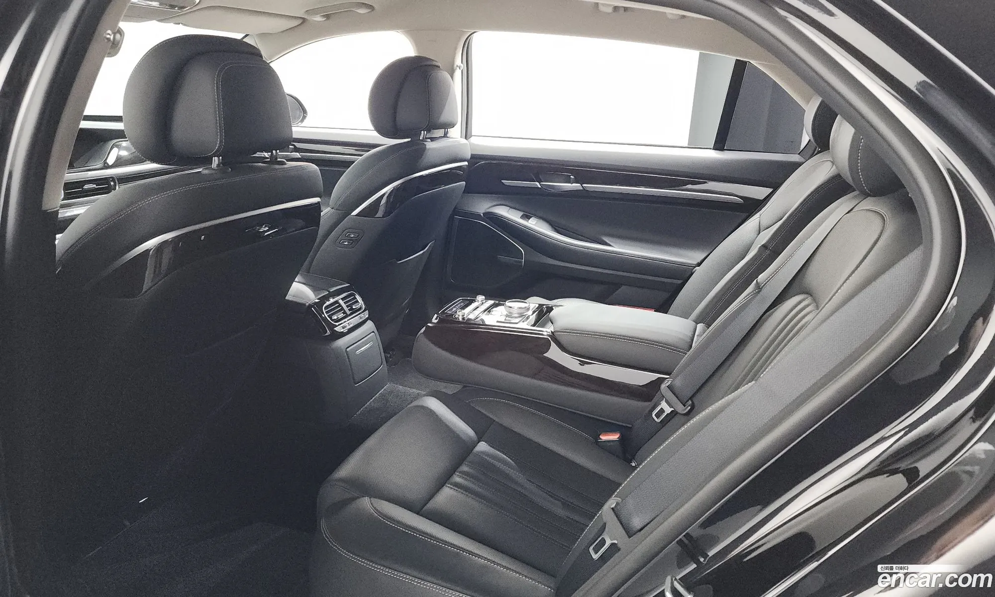 Genesis G90 2018 — 6