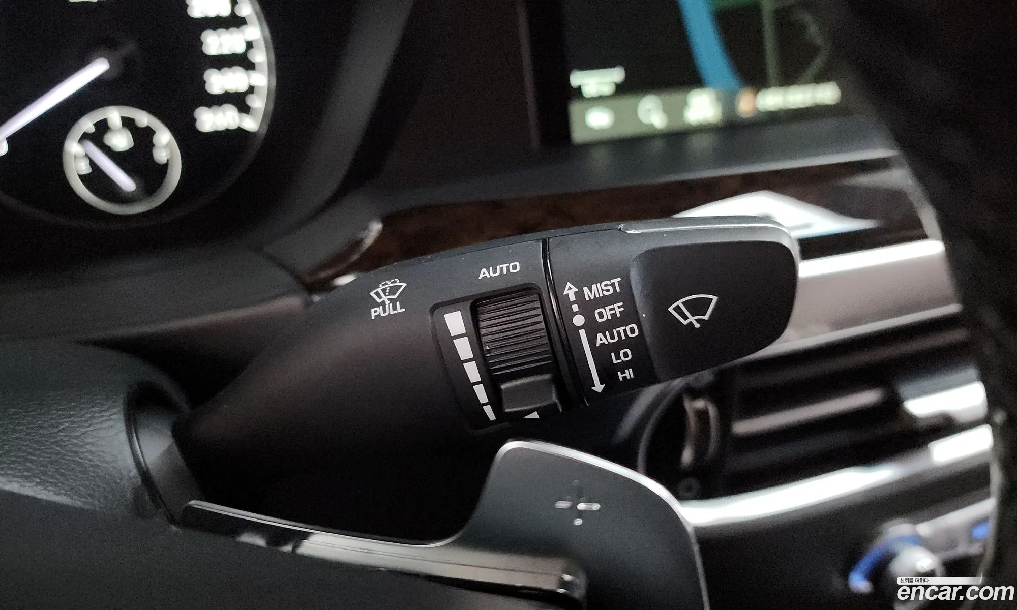 Genesis G90 2018 — 22