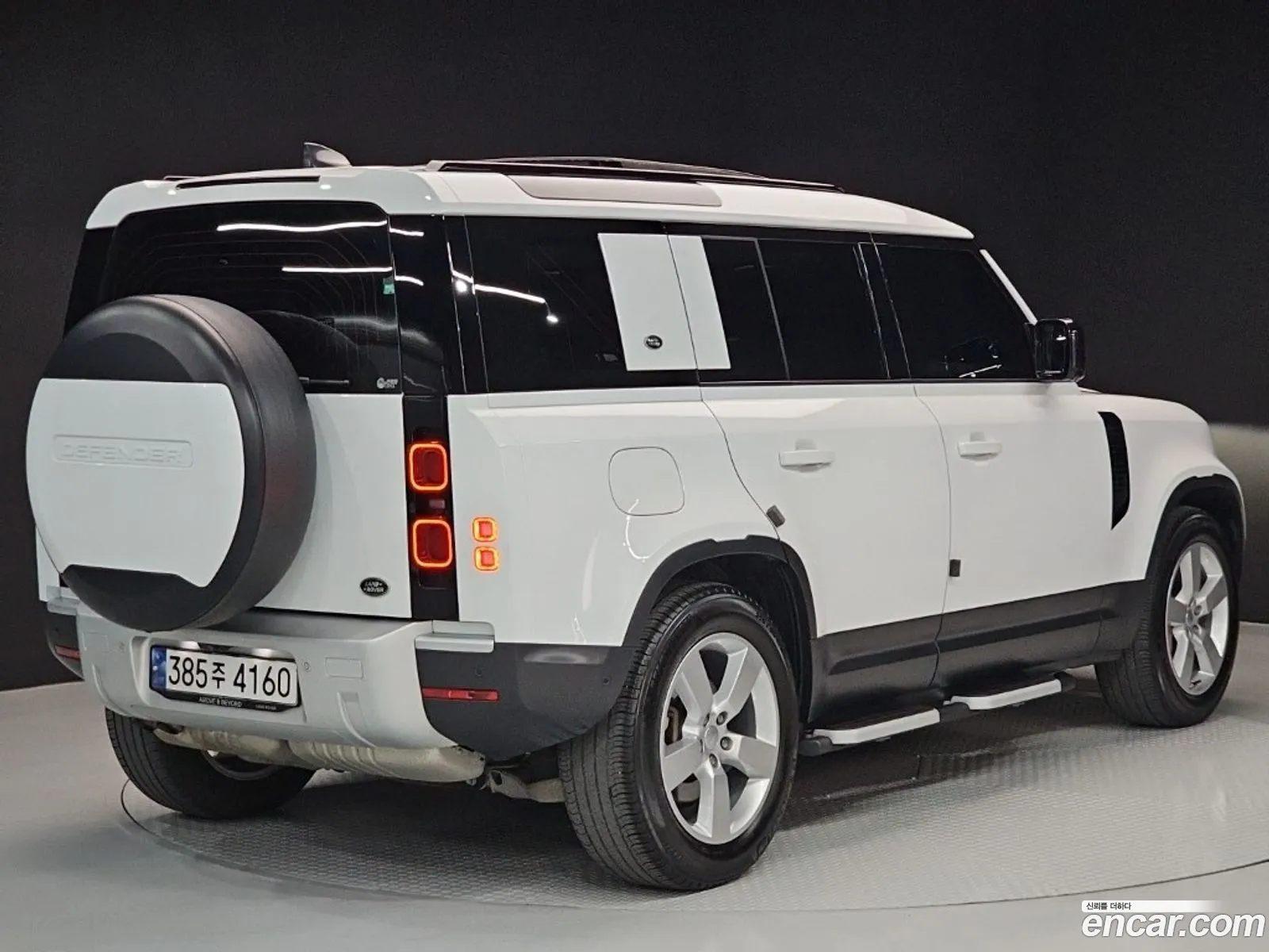 Land Rover Defender 2023 — 11