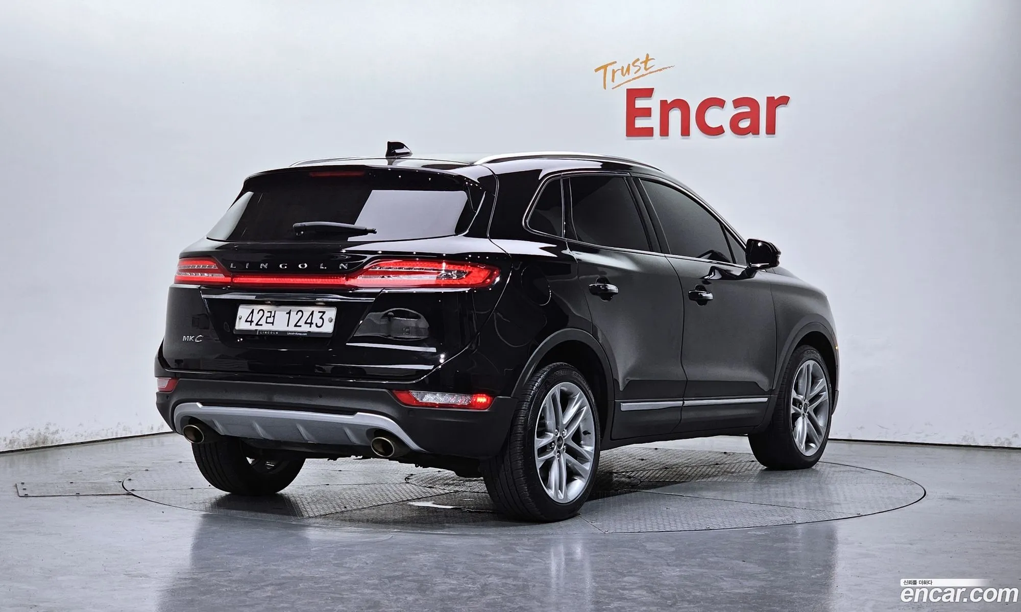 Lincoln MKC 2019 5LMCJ3D90KUL22534 — 13