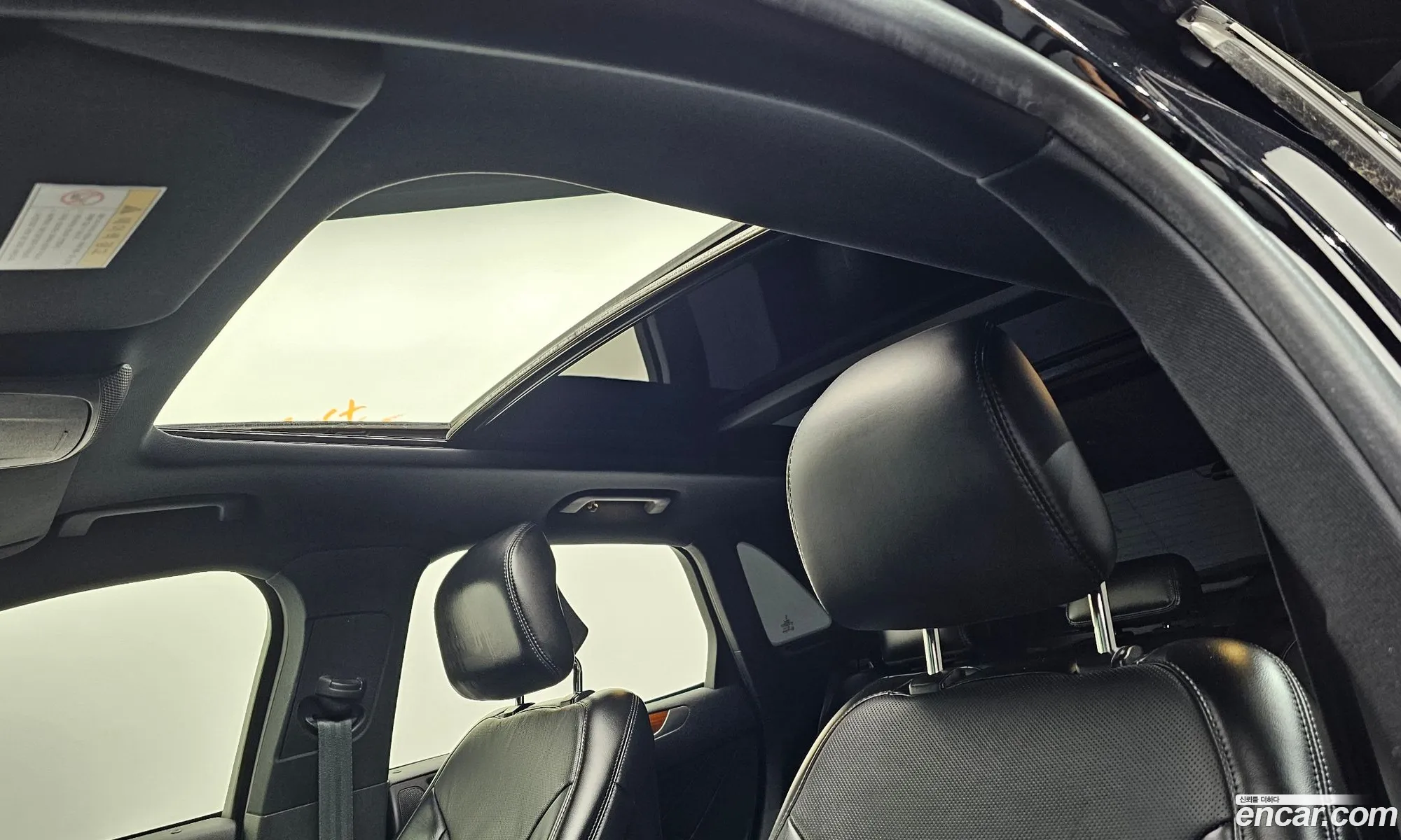 Lincoln MKC 2019 5LMCJ3D90KUL22534 — 19