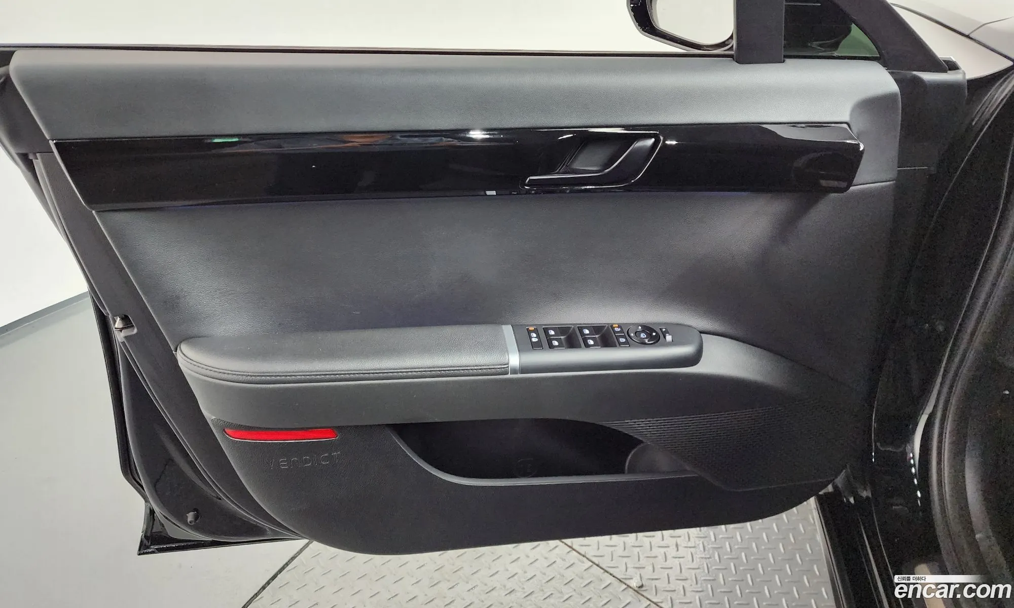 Hyundai Grandeur 2024 — 30