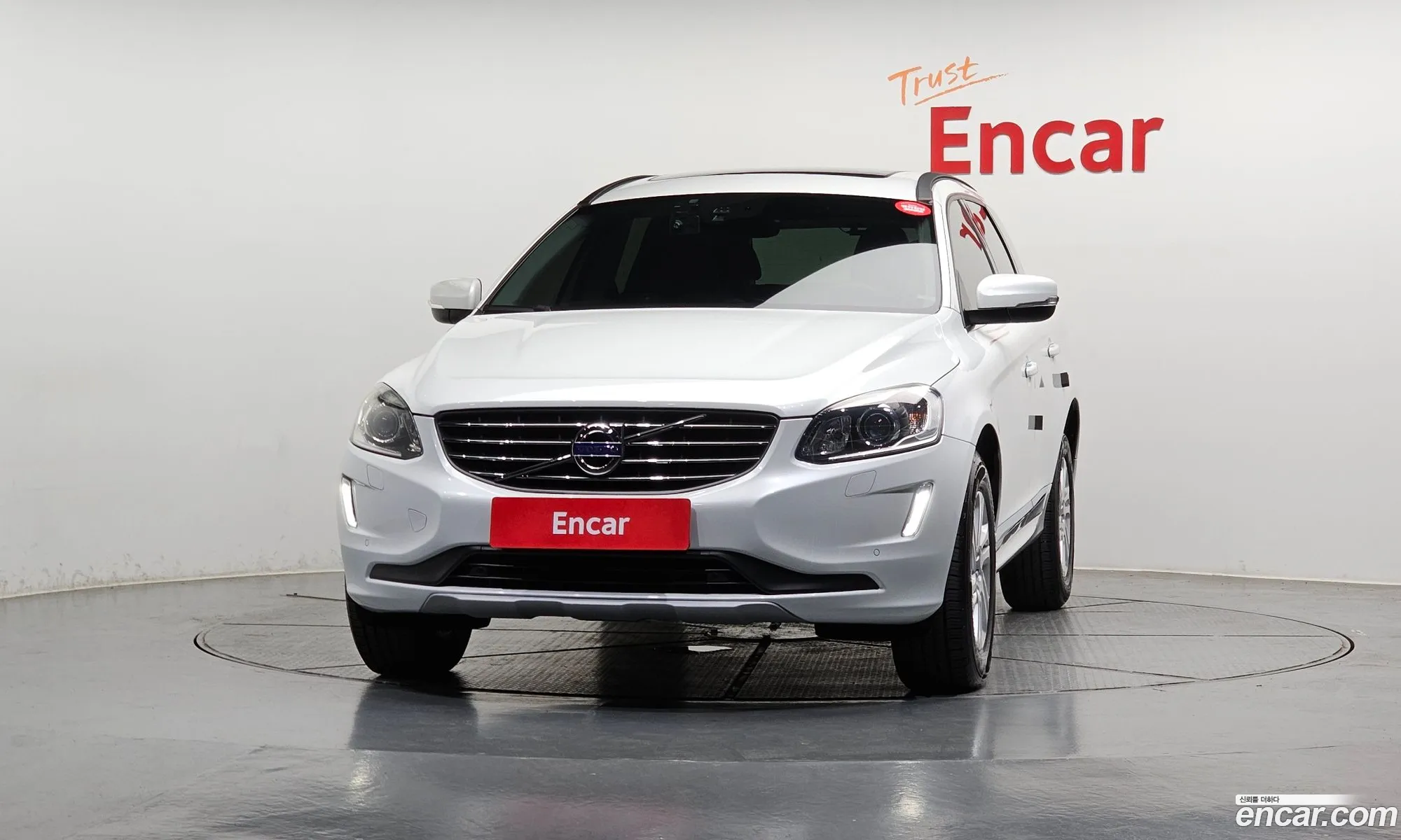 Volvo XC60 2017 YV1DZARBDH2188809 — 8