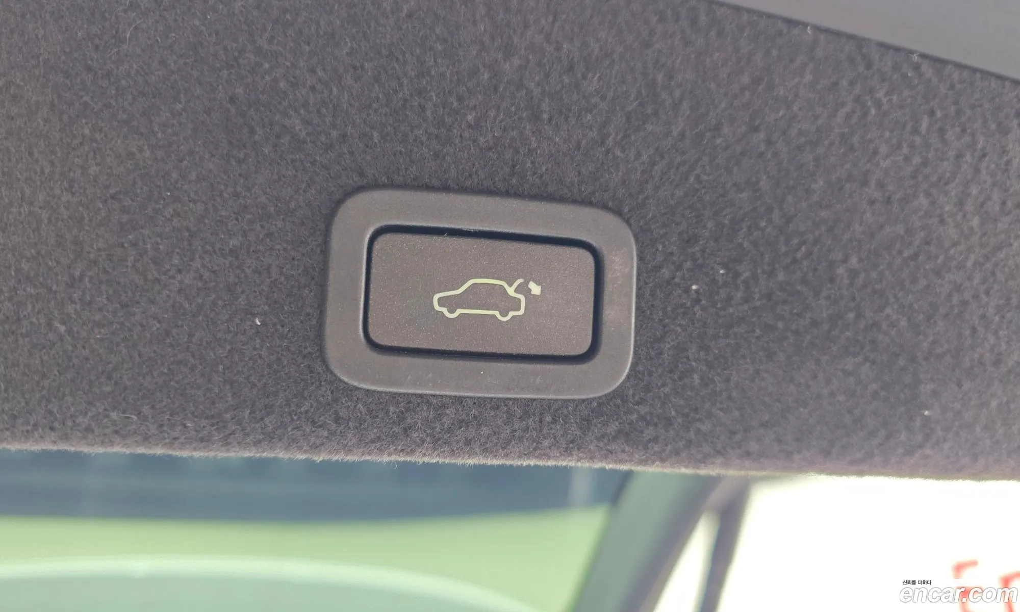 Volvo XC60 2017 YV1DZARBDH2188809 — 6
