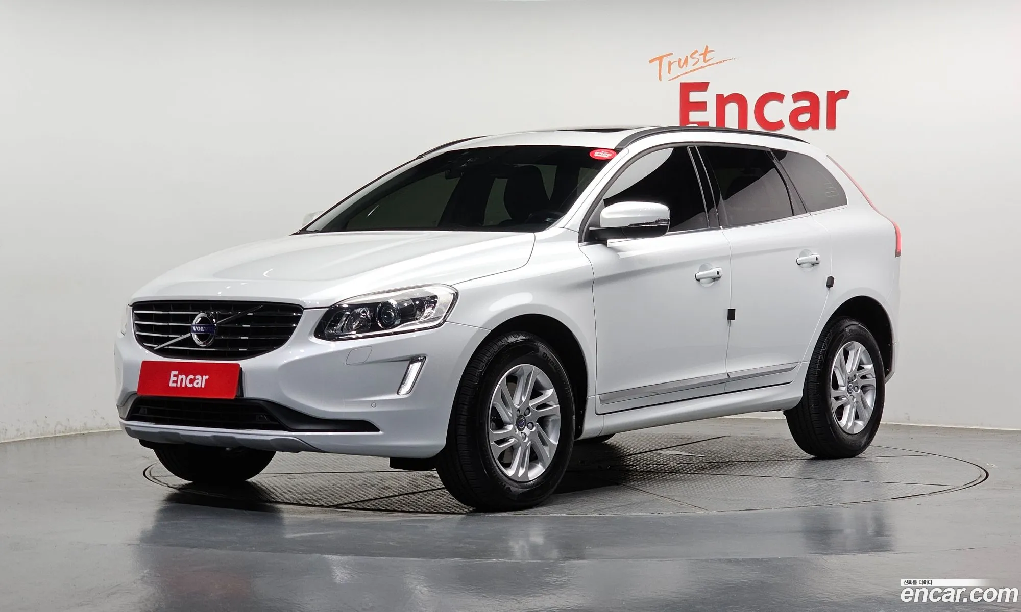 Volvo XC60 2017 YV1DZARBDH2188809 — 29