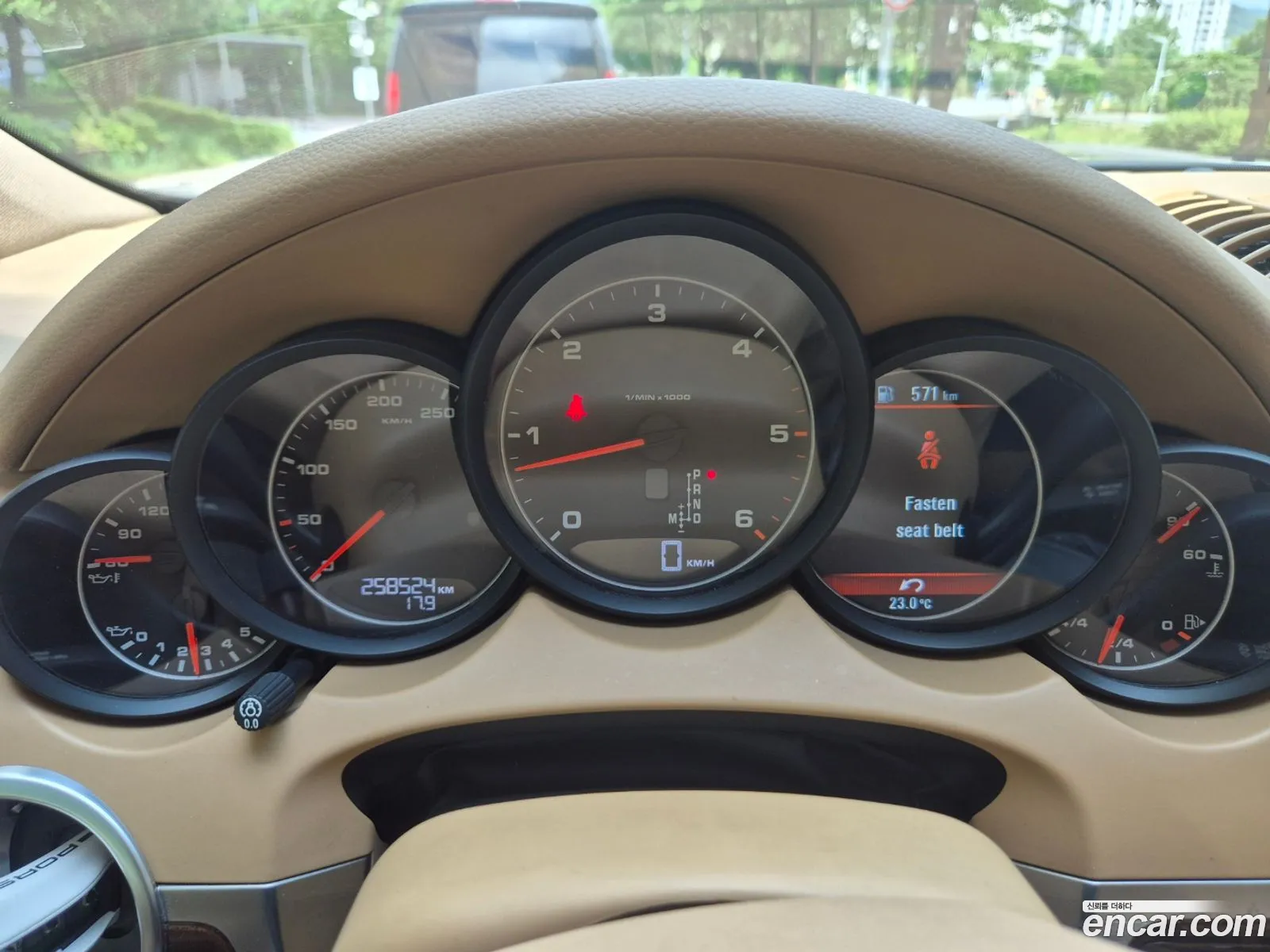 Porsche Cayenne 2012 — 12