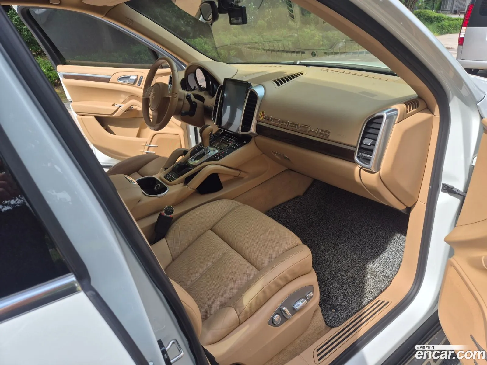 Porsche Cayenne 2012 — 15